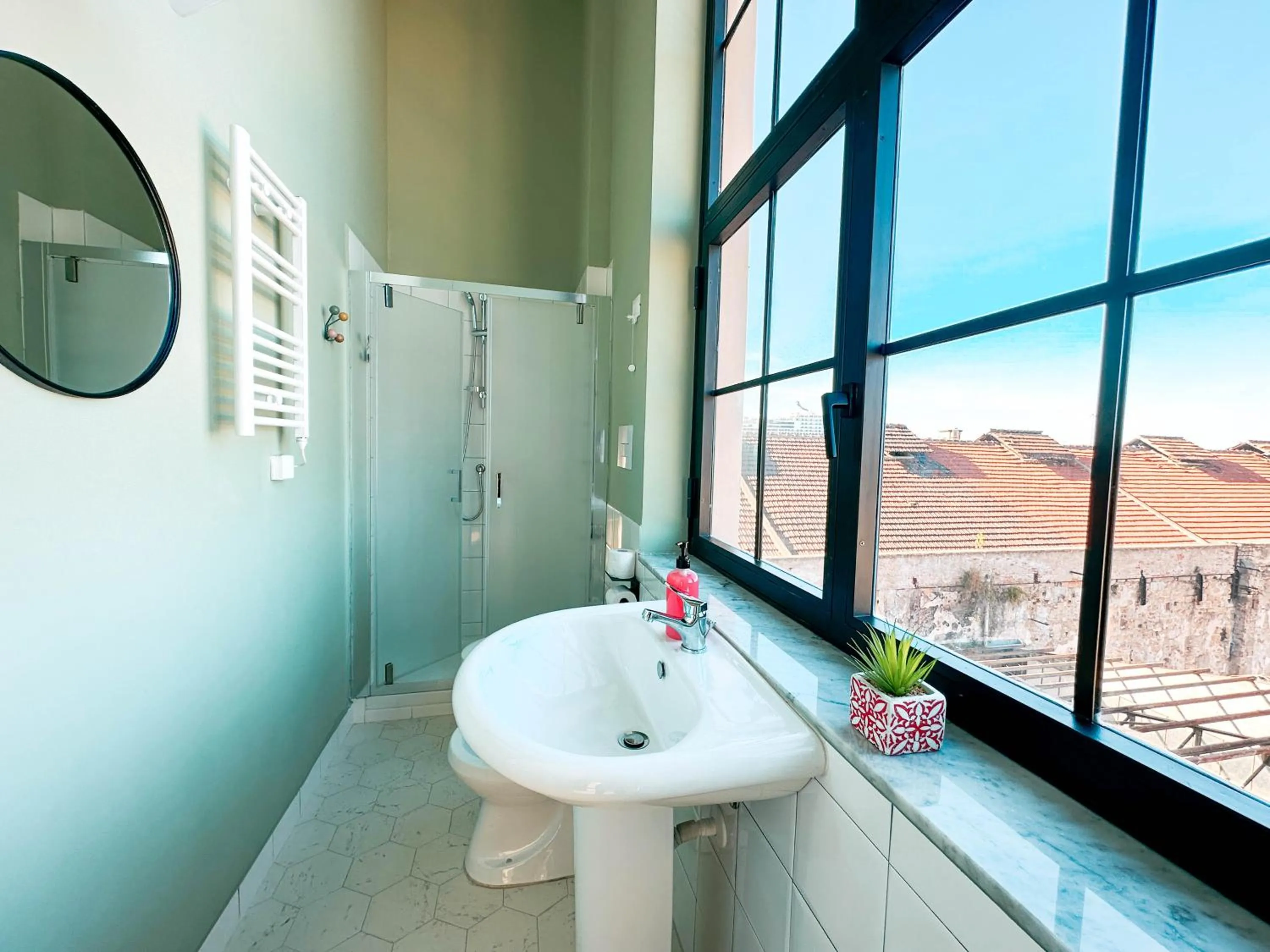 Shower in Ostello Bello Palermo