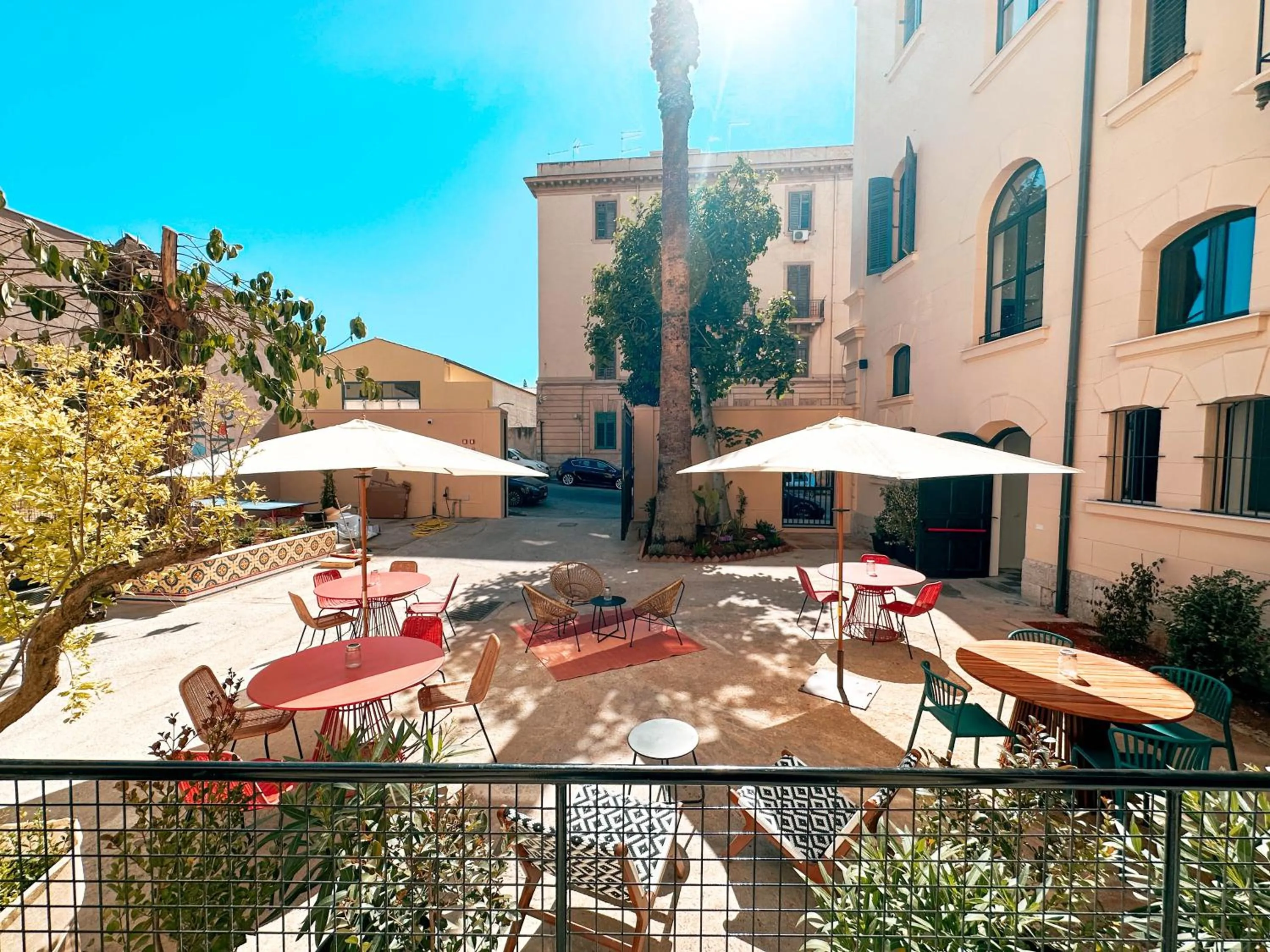 Property building in Ostello Bello Palermo