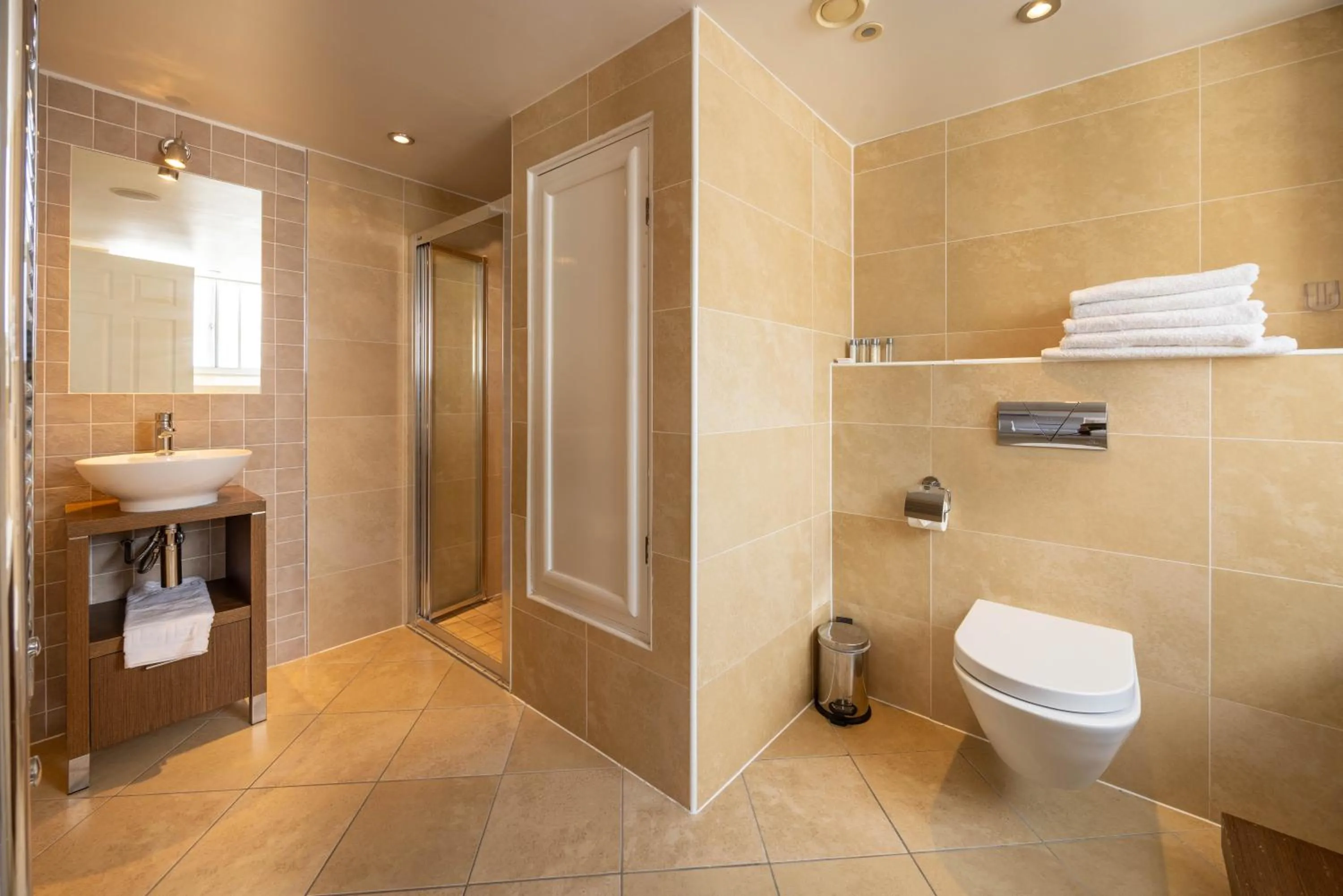 Bathroom in Cathedral Quarter Hotel - Derby