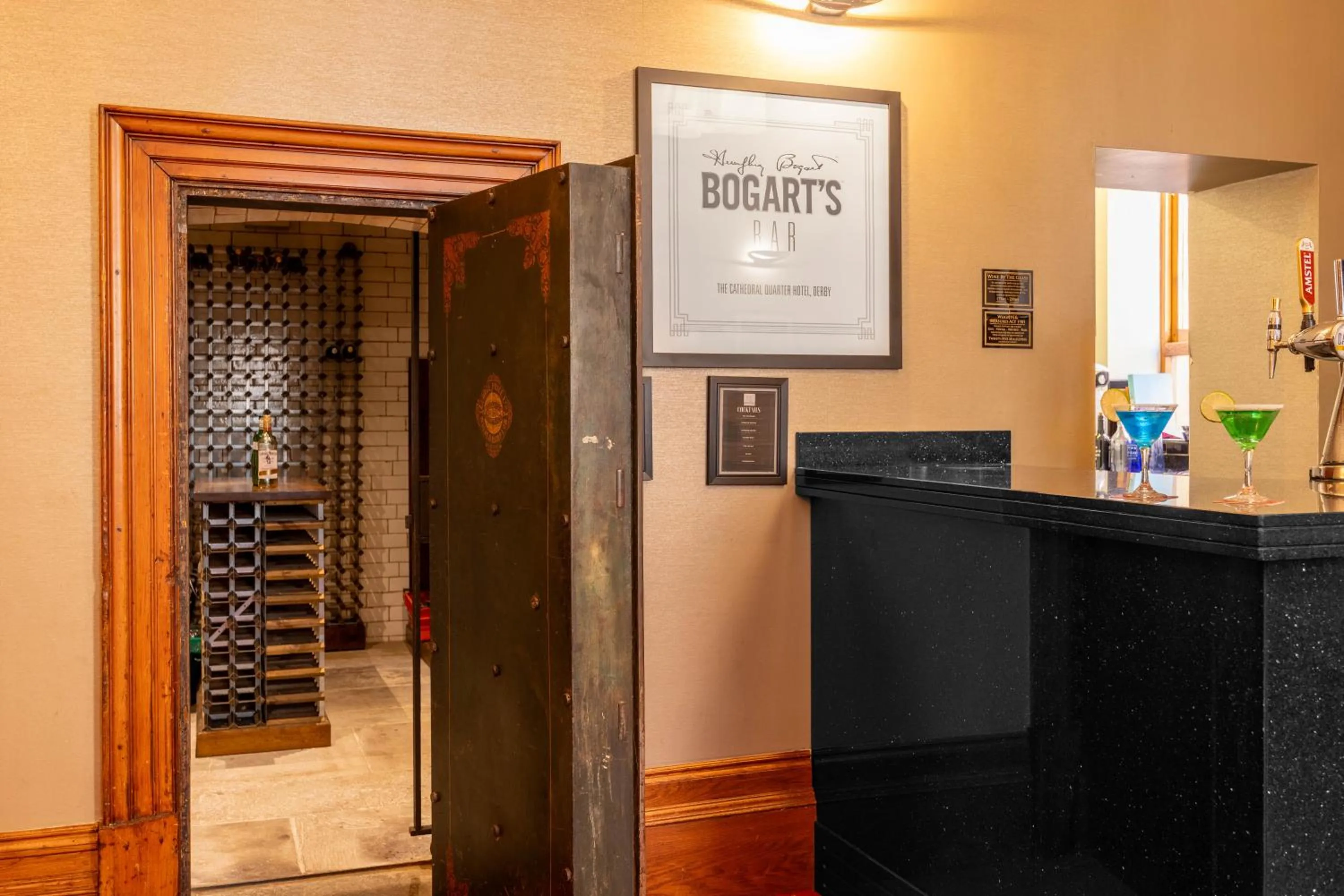 Lounge or bar in Cathedral Quarter Hotel - Derby