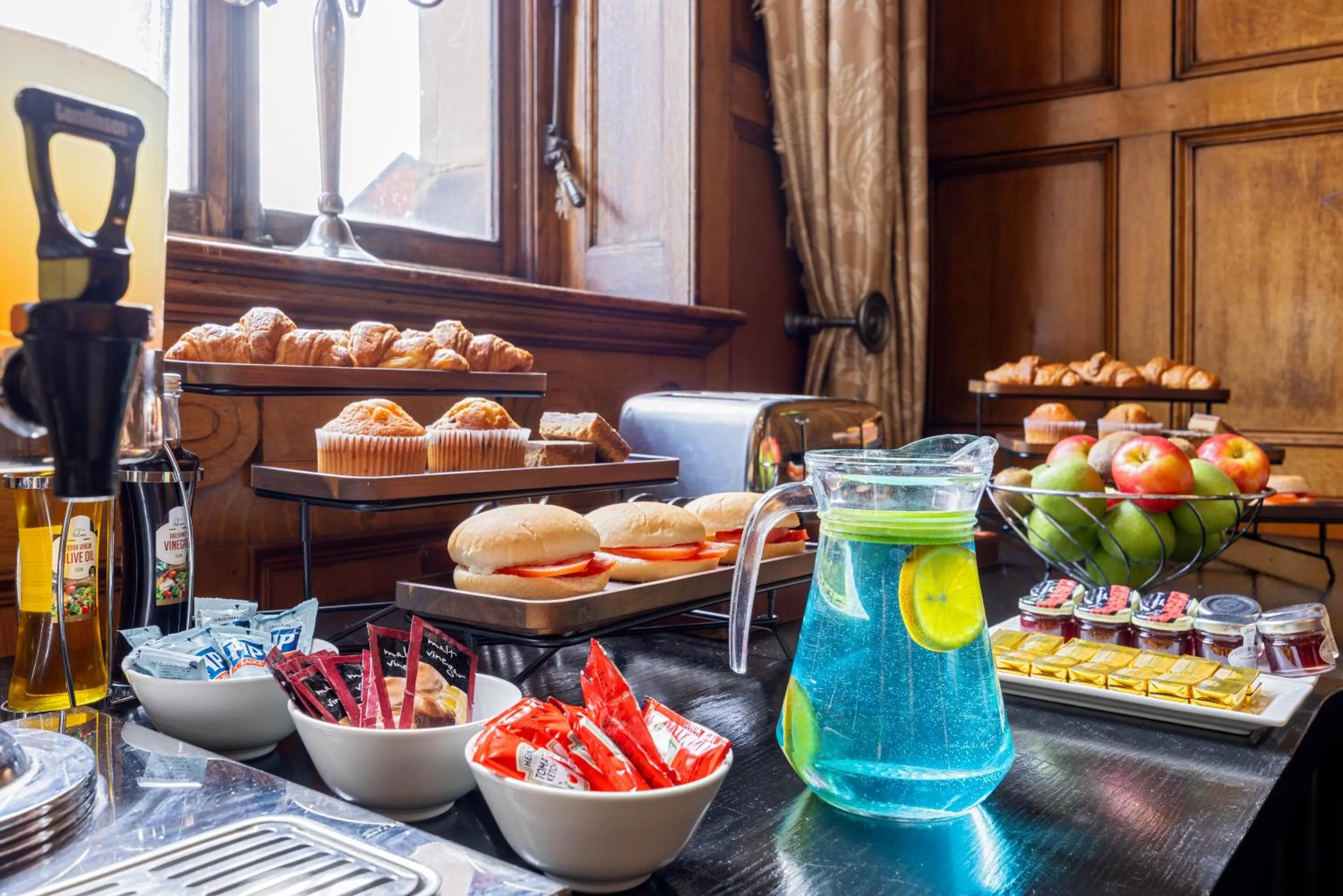 Restaurant/places to eat in Cathedral Quarter Hotel - Derby