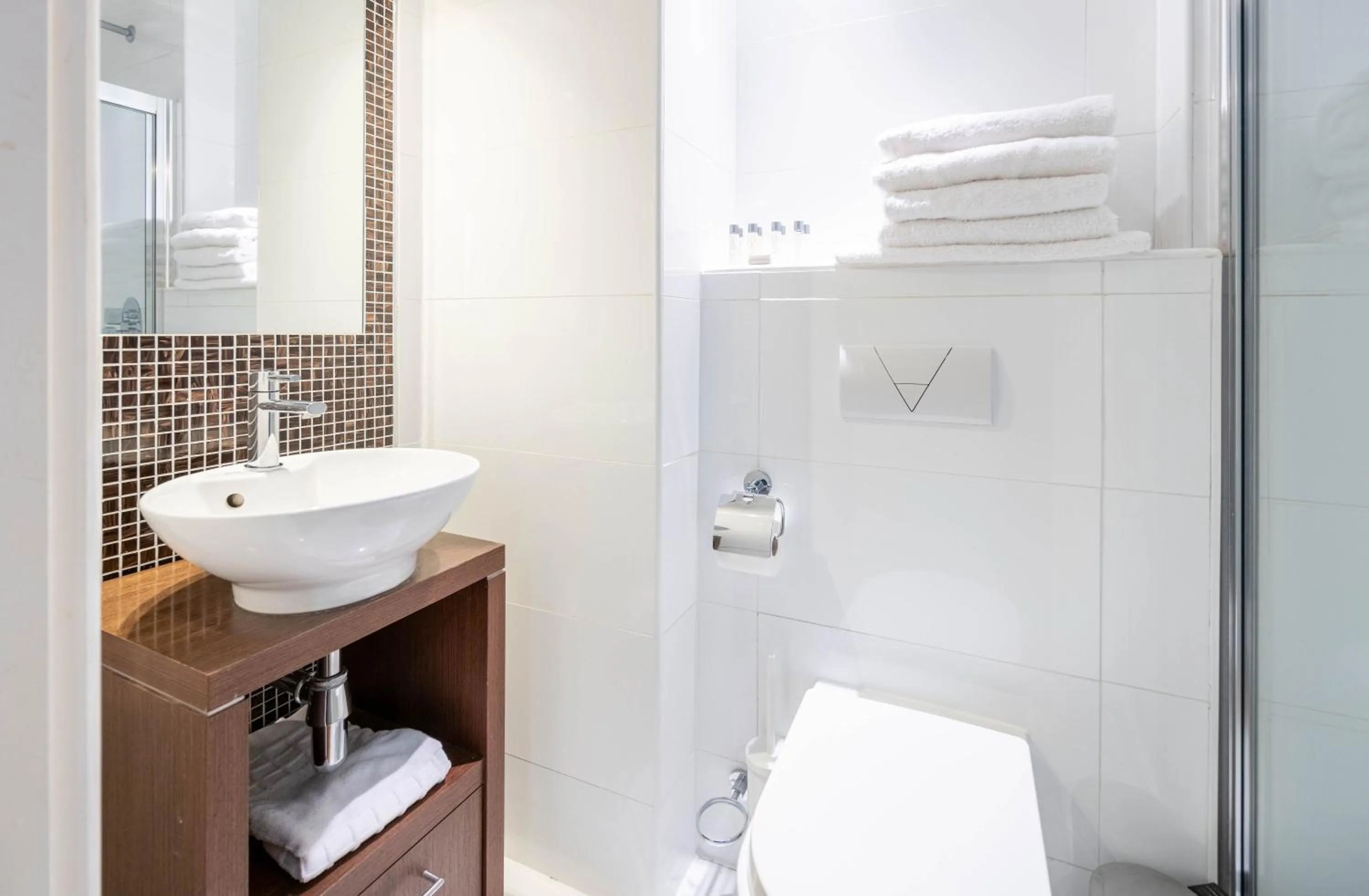 Toilet in Cathedral Quarter Hotel - Derby