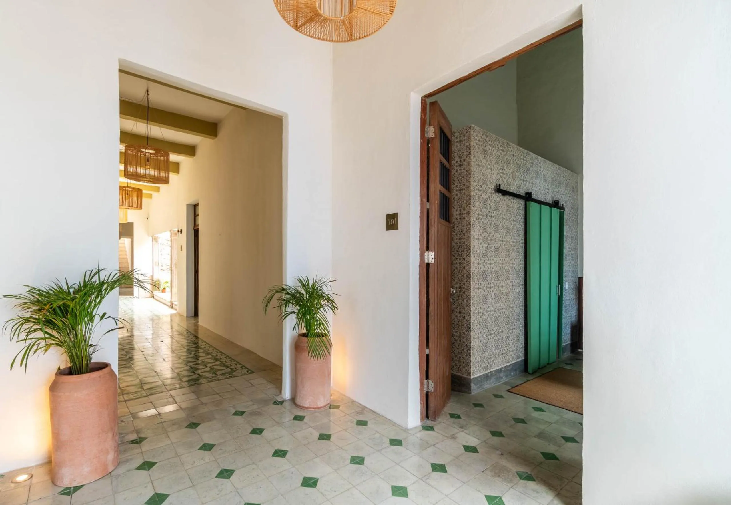 Property building in Hotel Boutique Santa Elena