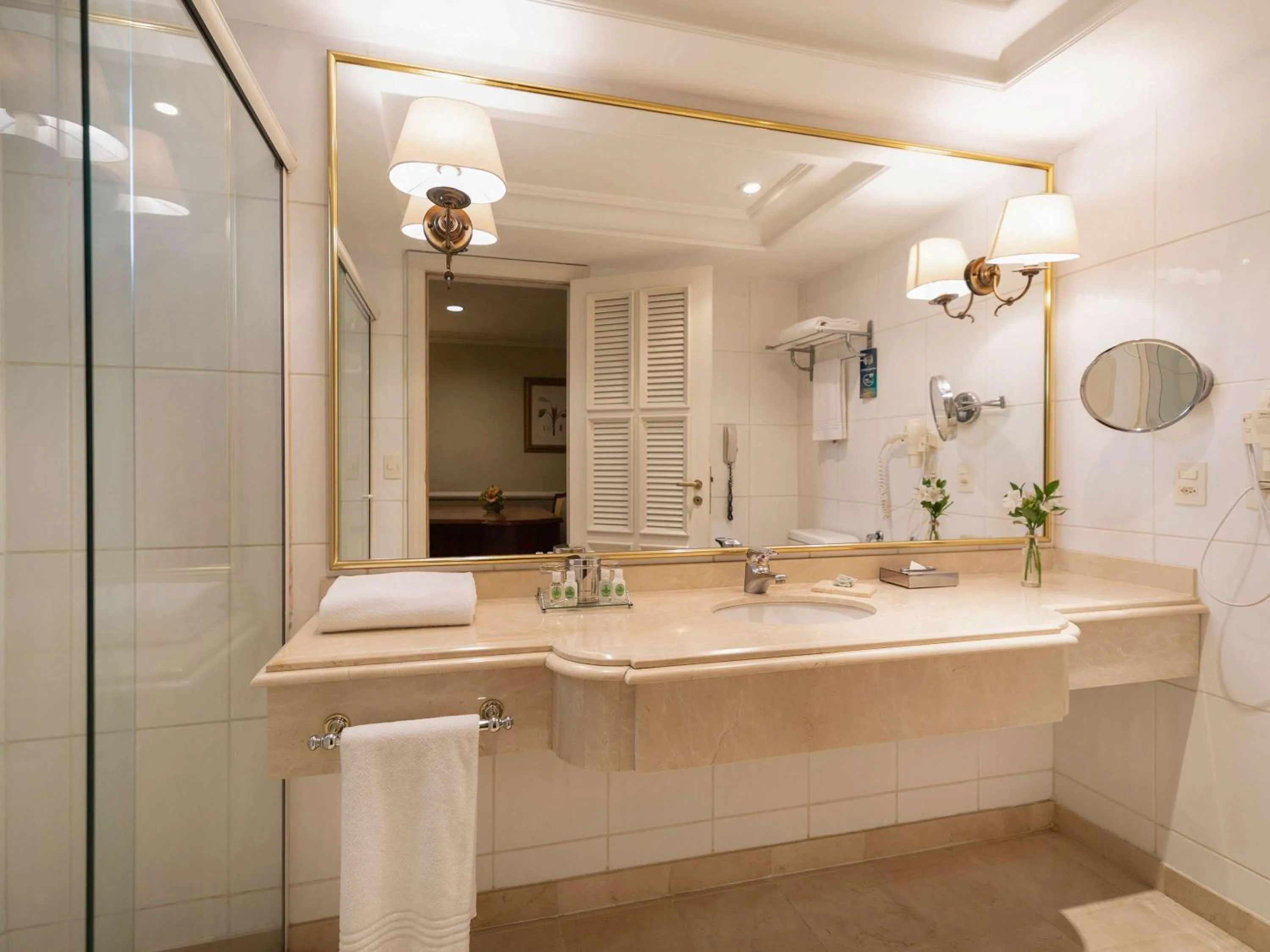 Bathroom in Grand Mercure Sao Paulo Ibirapuera