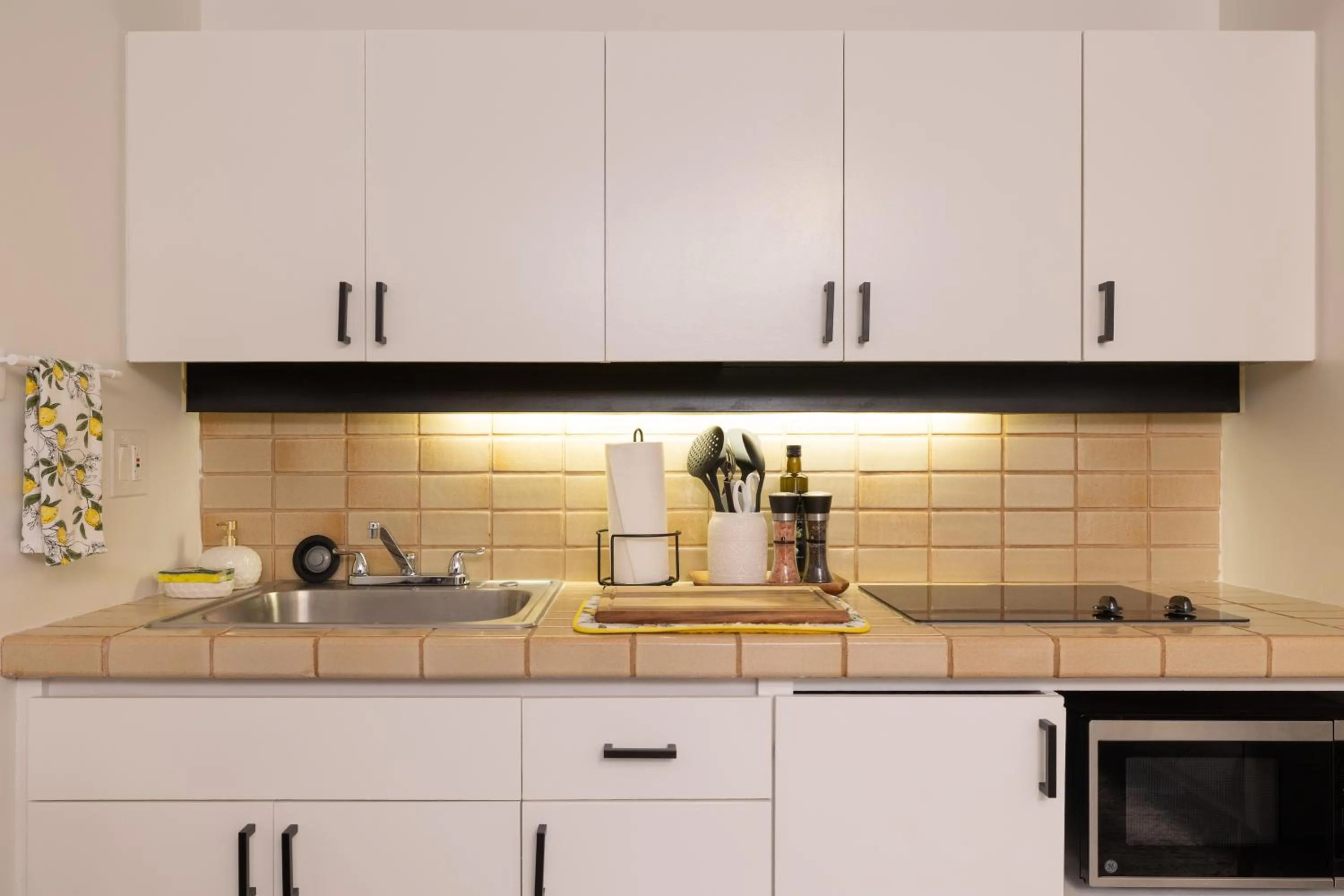 kitchen in Bishop Suites at Executive Centre