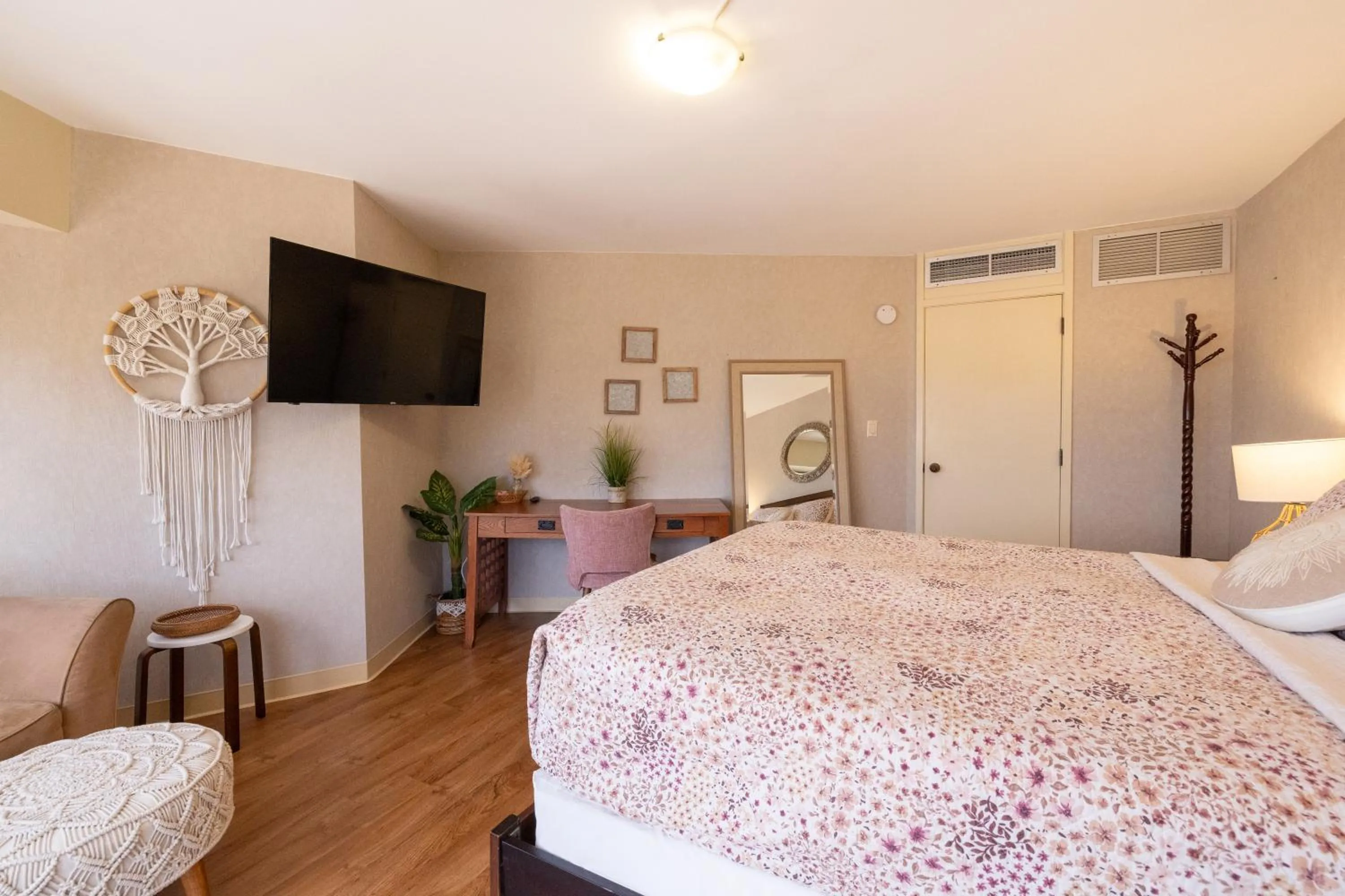 Bed in Bishop Suites at Executive Centre