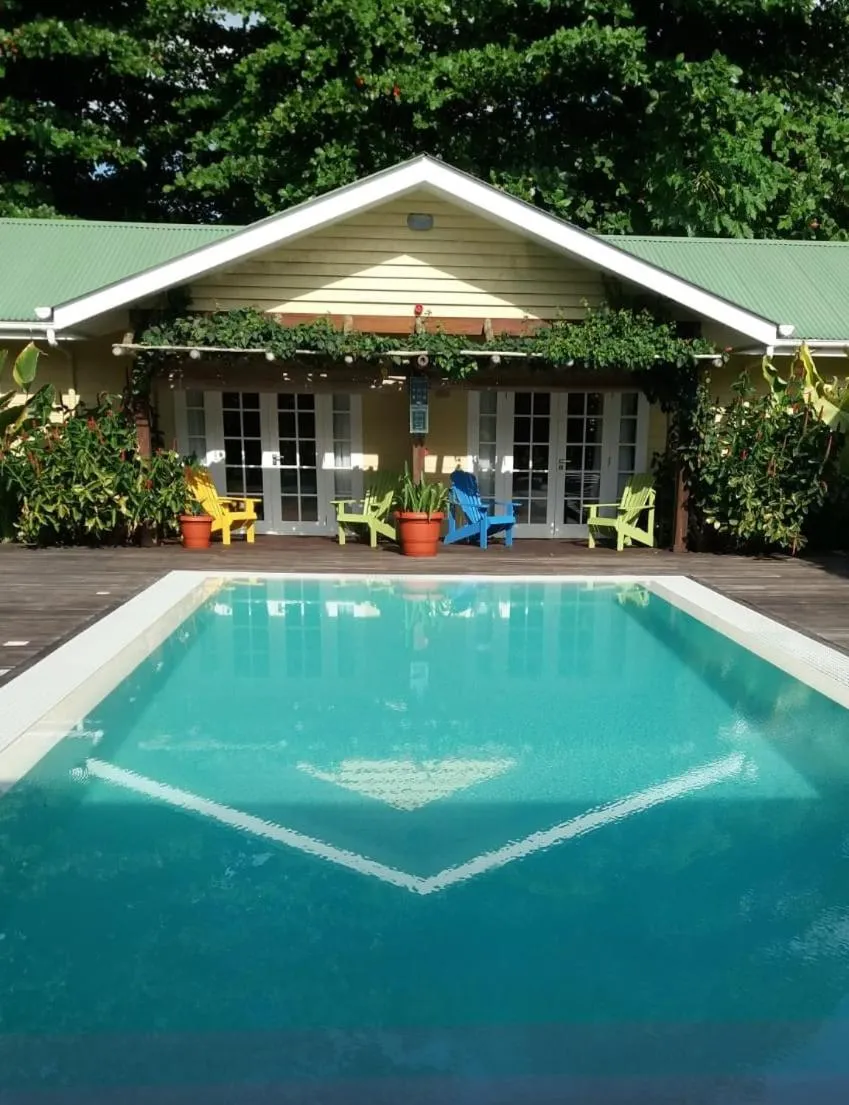 Property building in Residence Praslinoise