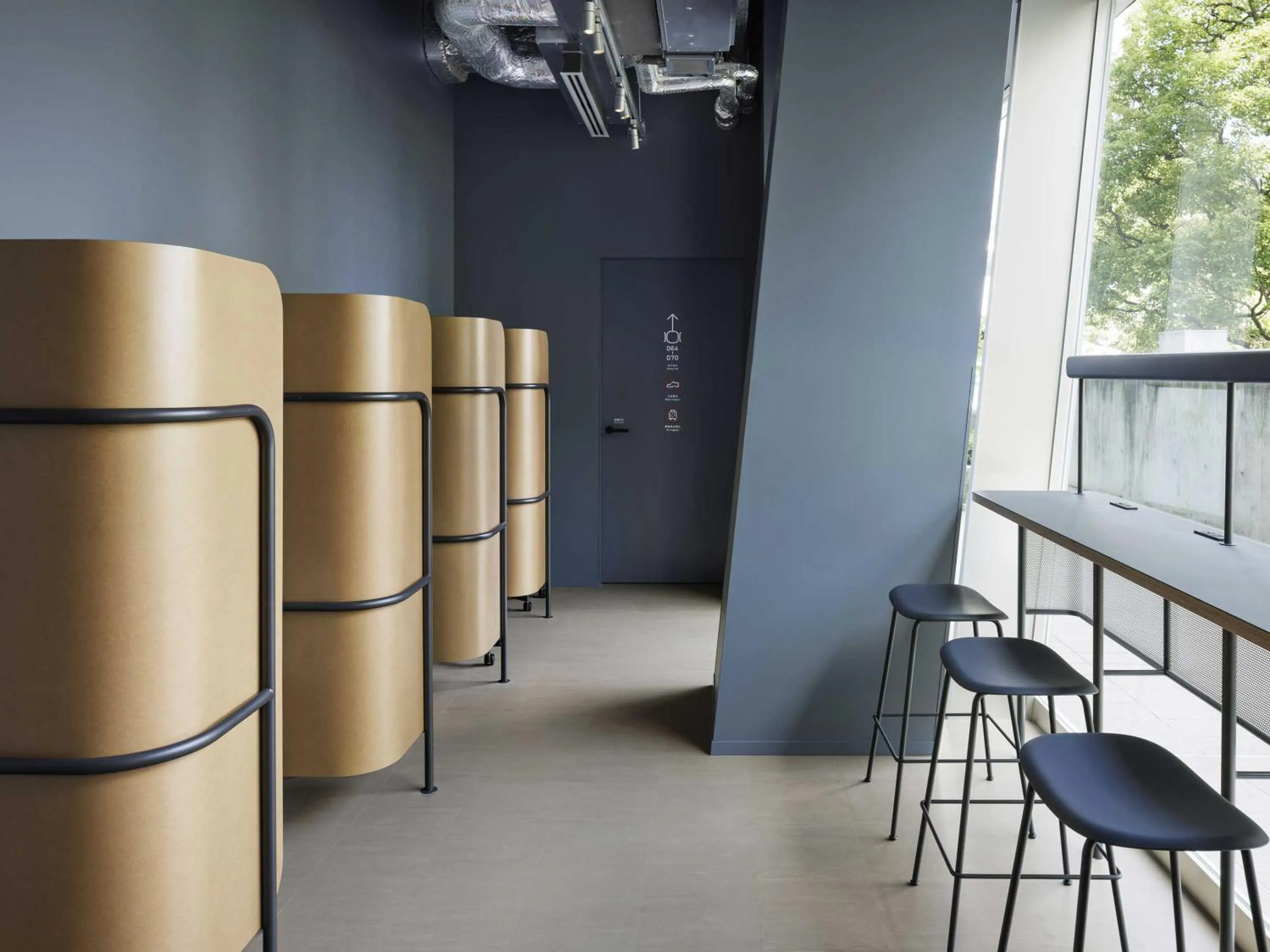 Lobby or reception in 9h nine hours Shinagawa station for men