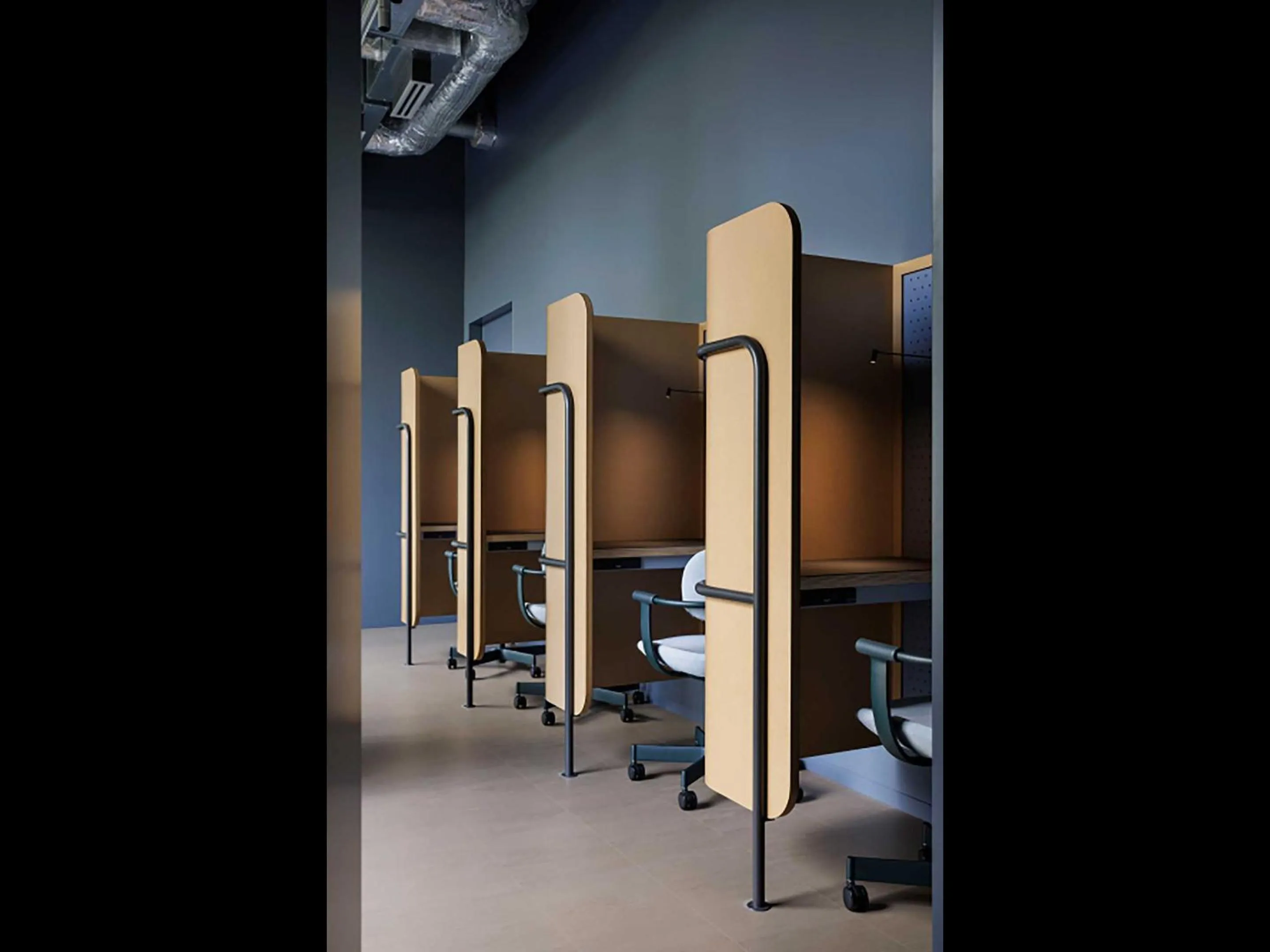 Lounge or bar in 9h nine hours Shinagawa station for men