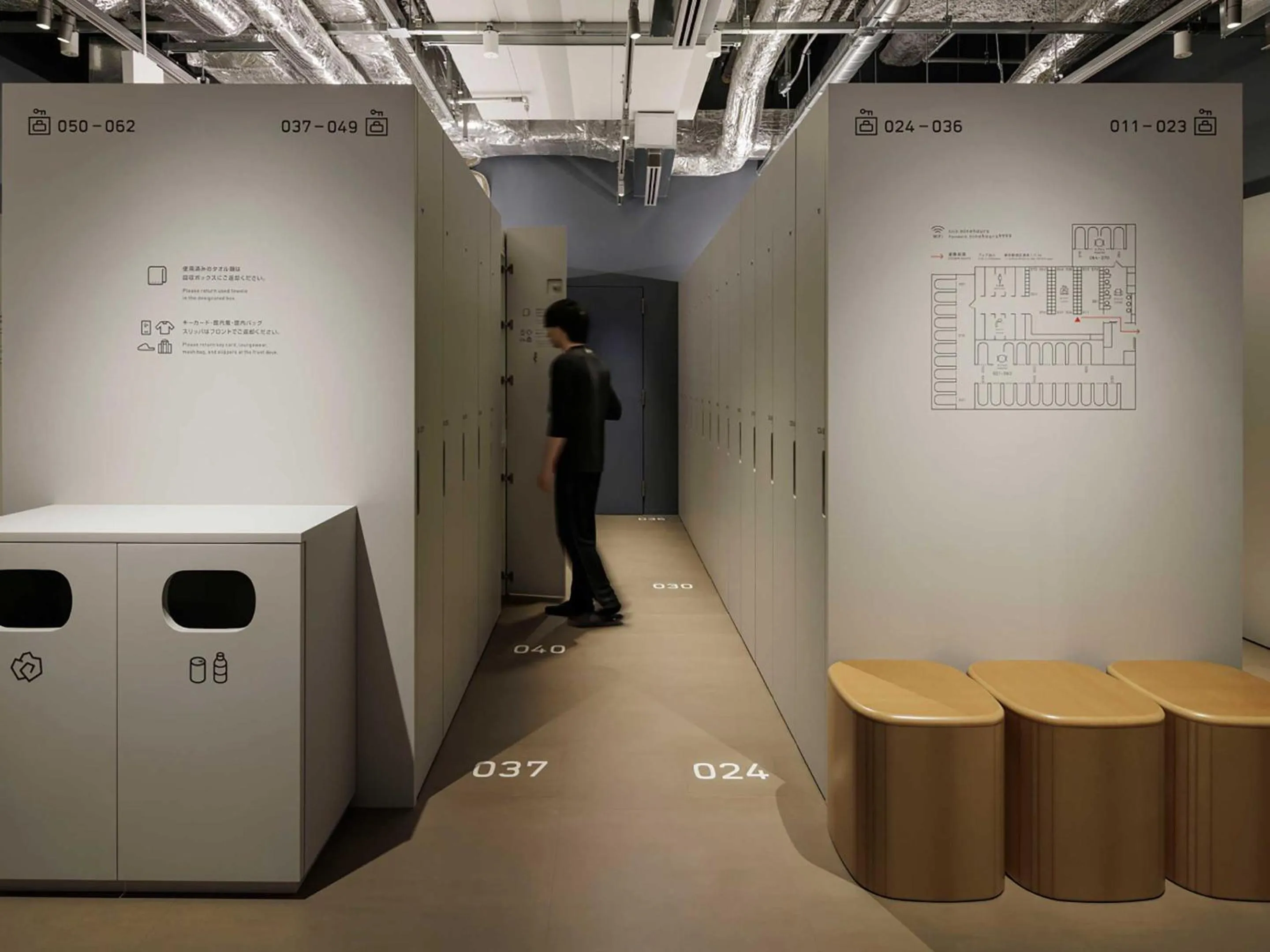 Other in 9h nine hours Shinagawa station for men