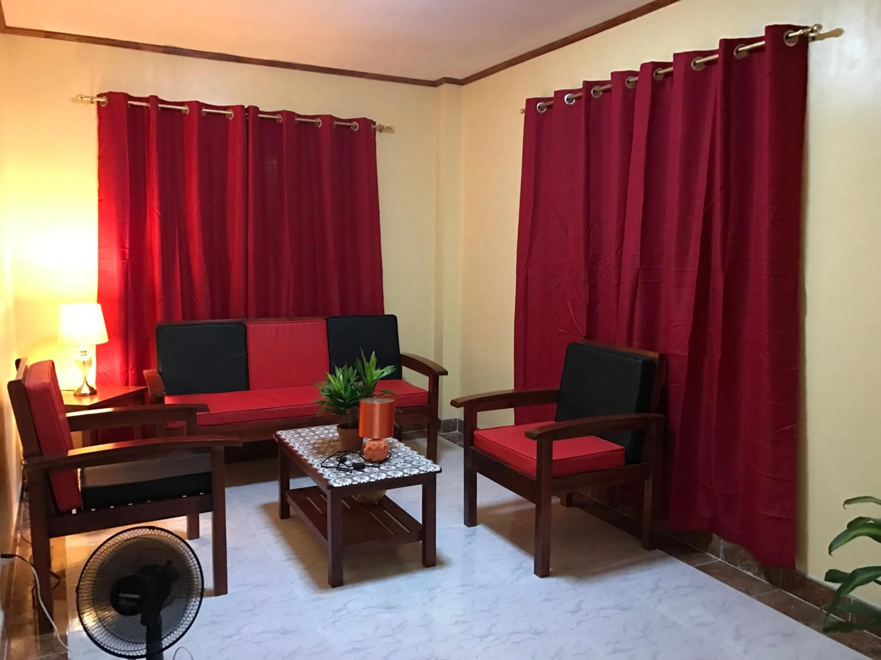 Living room in TGH Guest House Badian