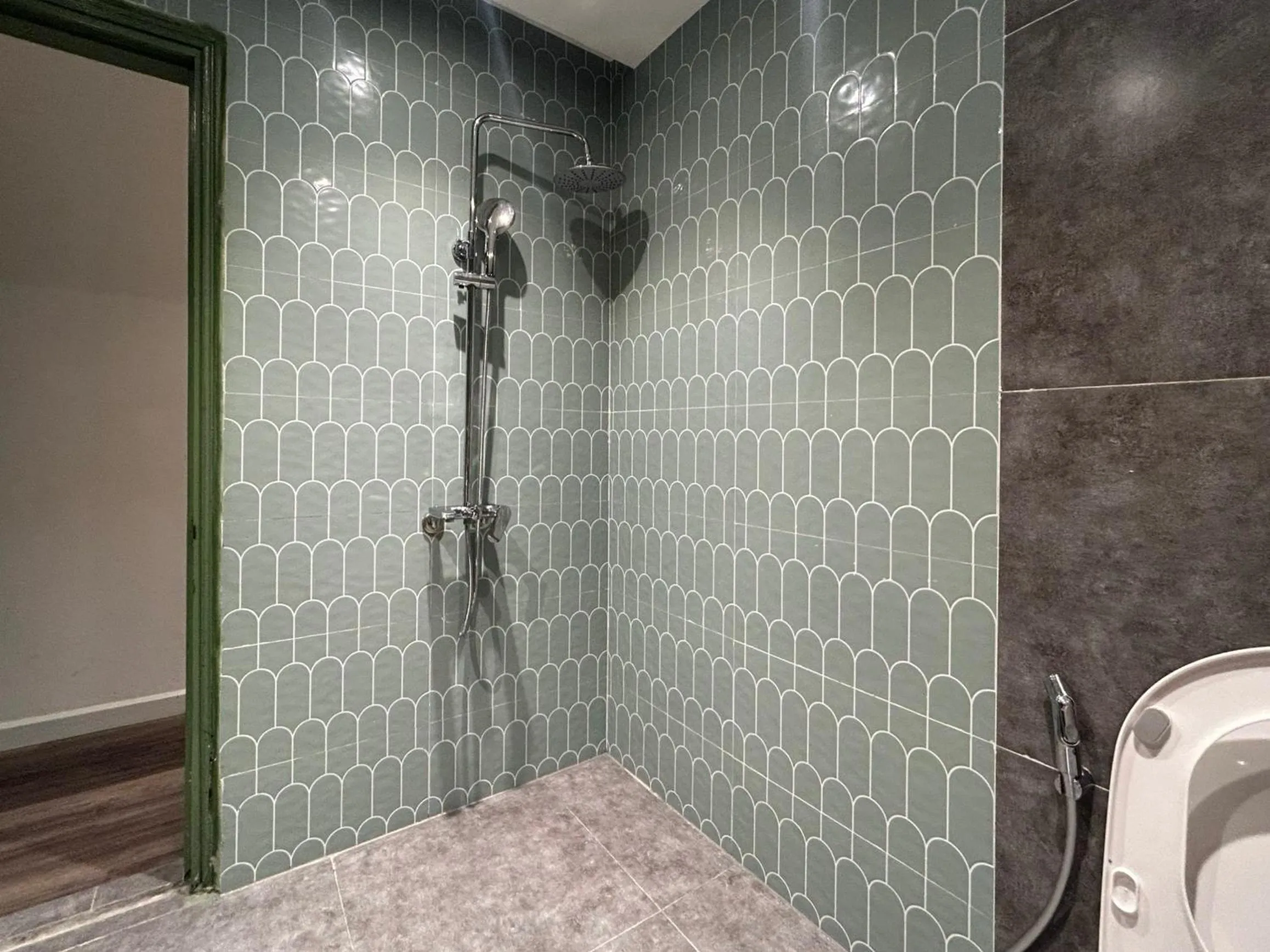 Shower in The Urban Westlake Apartment