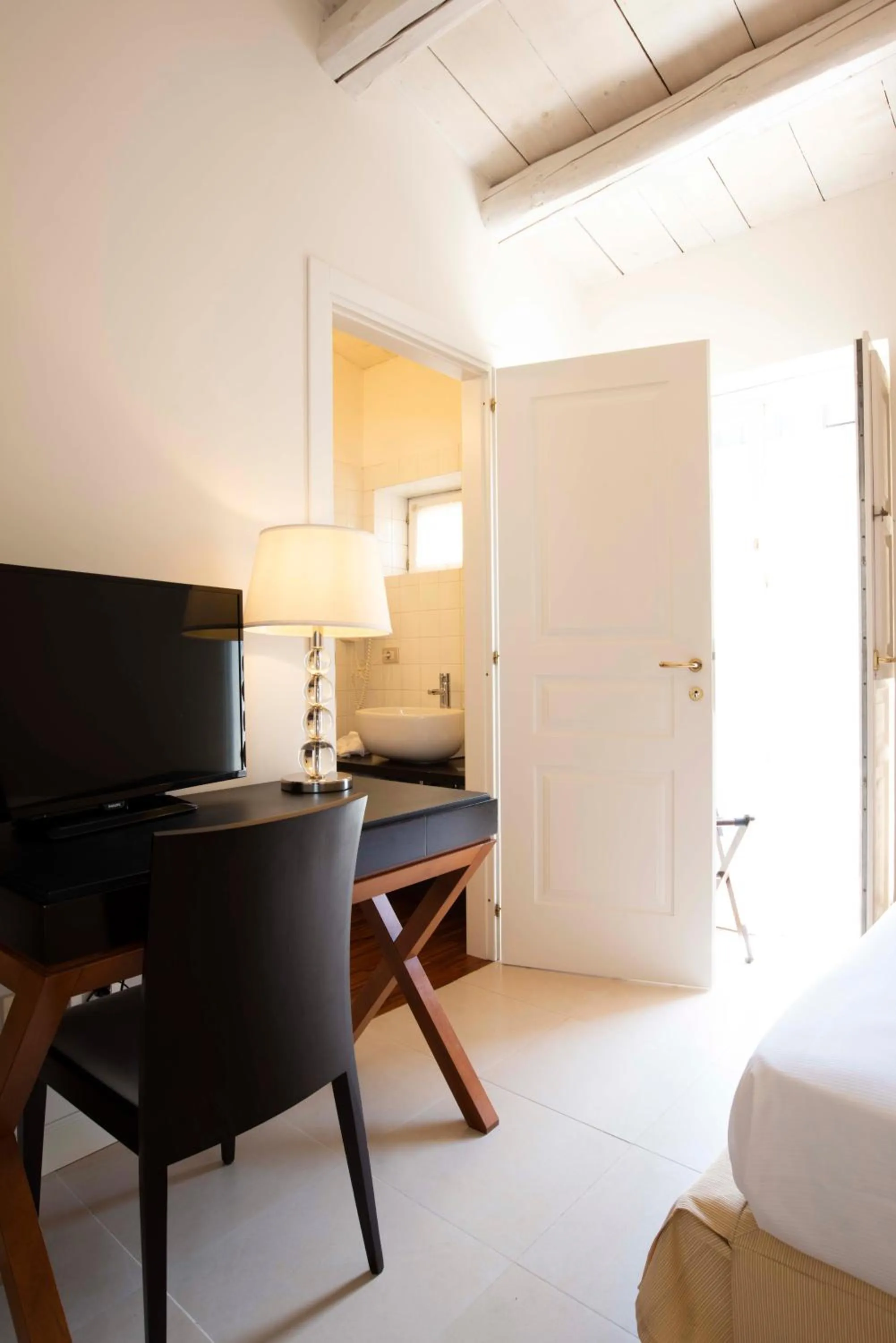 TV and multimedia, Bed in Hotel Palazzo Cavalieri