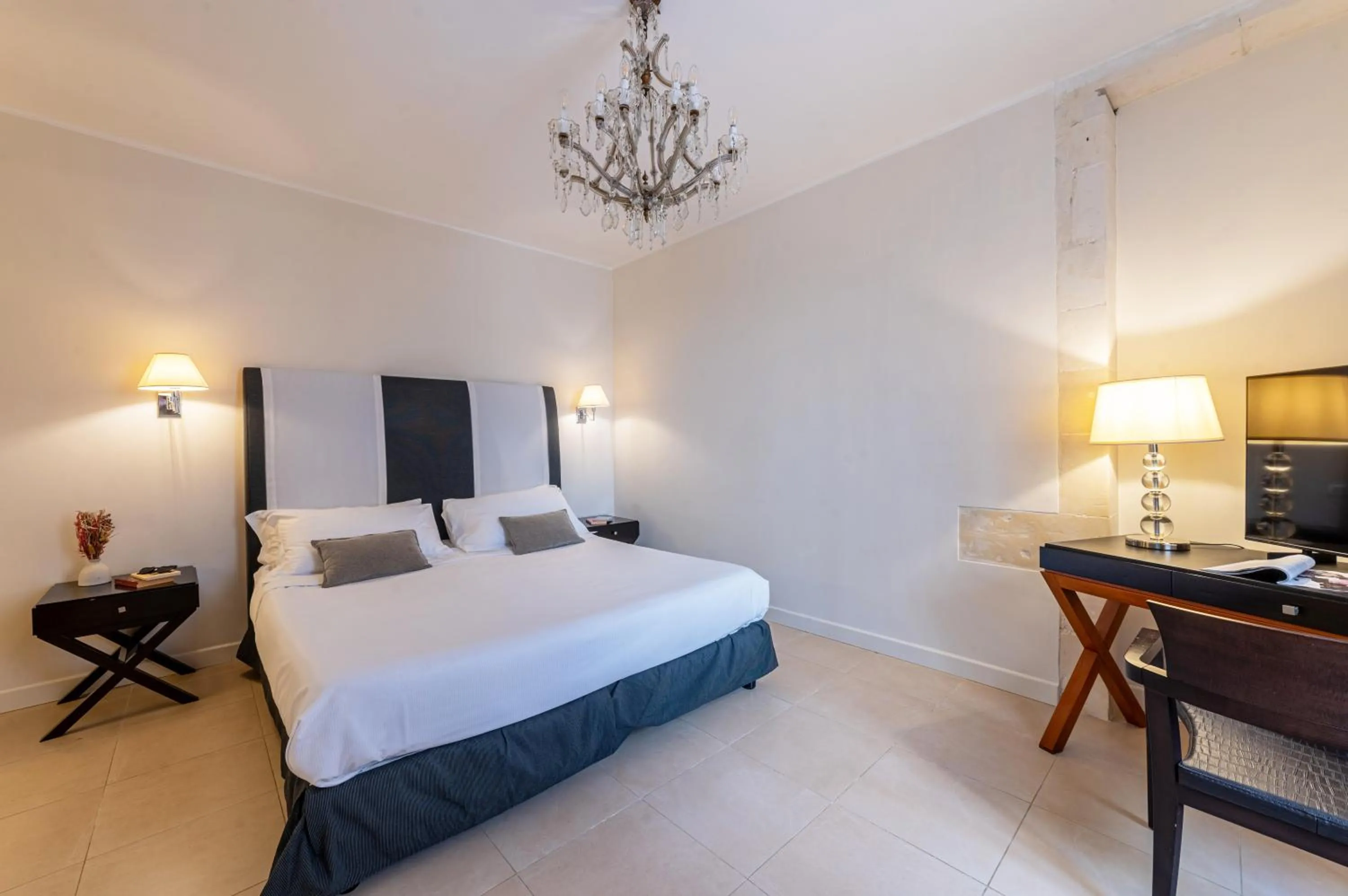 Bed in Hotel Palazzo Cavalieri