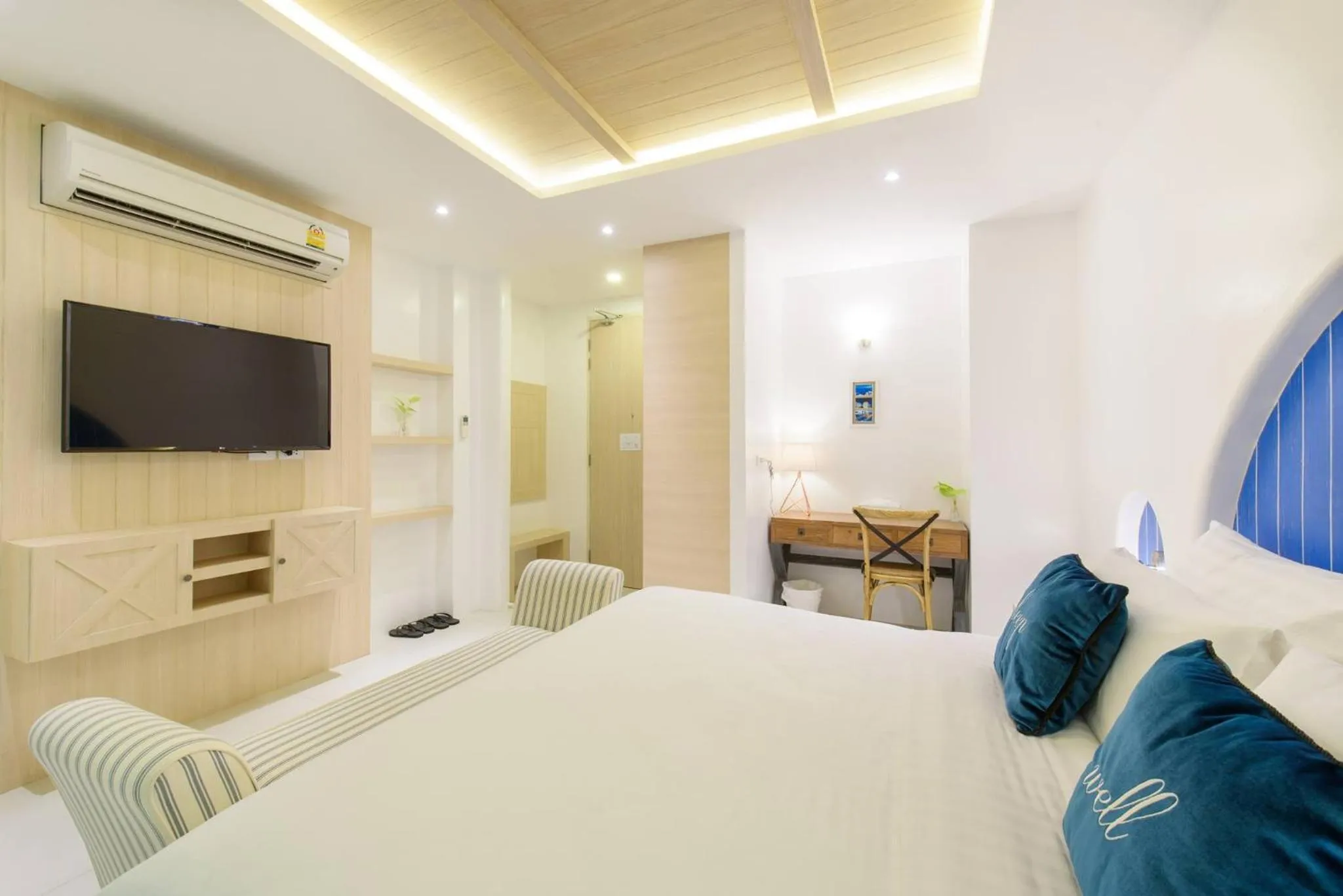 Bed in Costa Village Jacuzzi Bangsaray