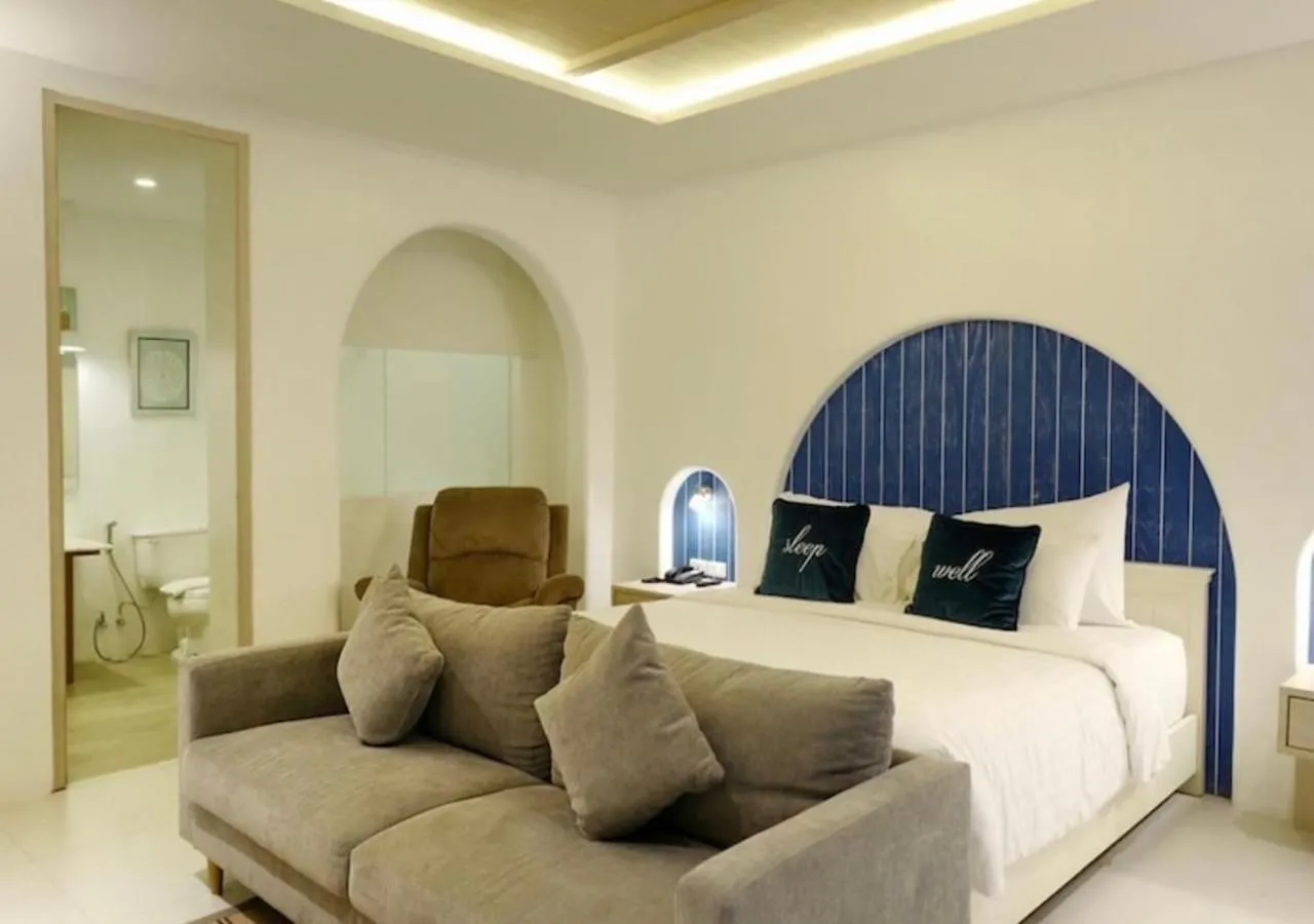 Bed in Costa Village Jacuzzi Bangsaray