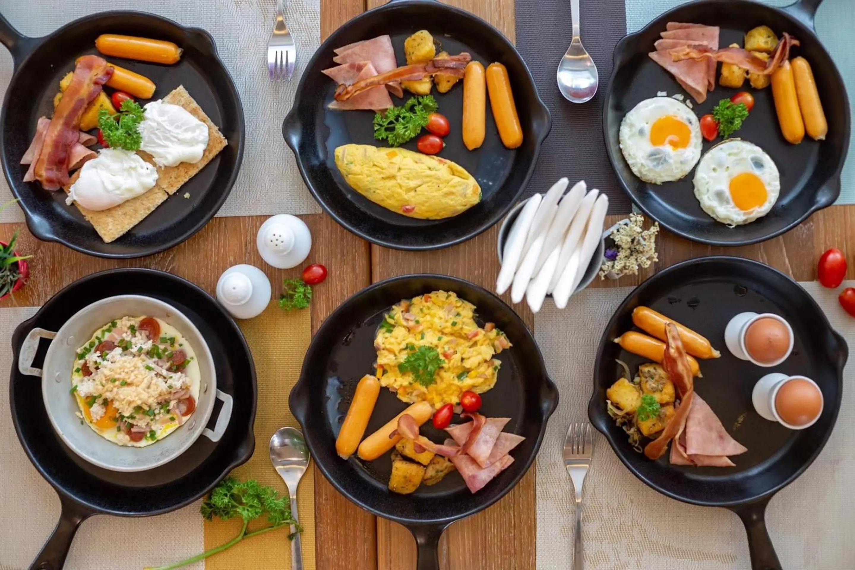 Restaurant/places to eat in Costa Village Jacuzzi Bangsaray