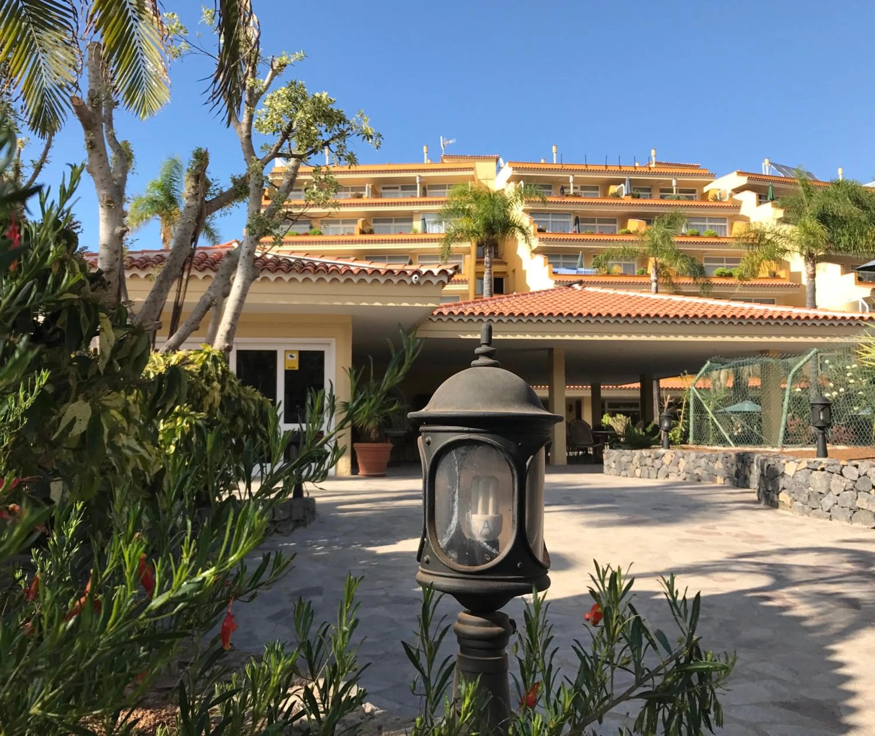 Facade/entrance in Apartamentos Tigaiga Suites