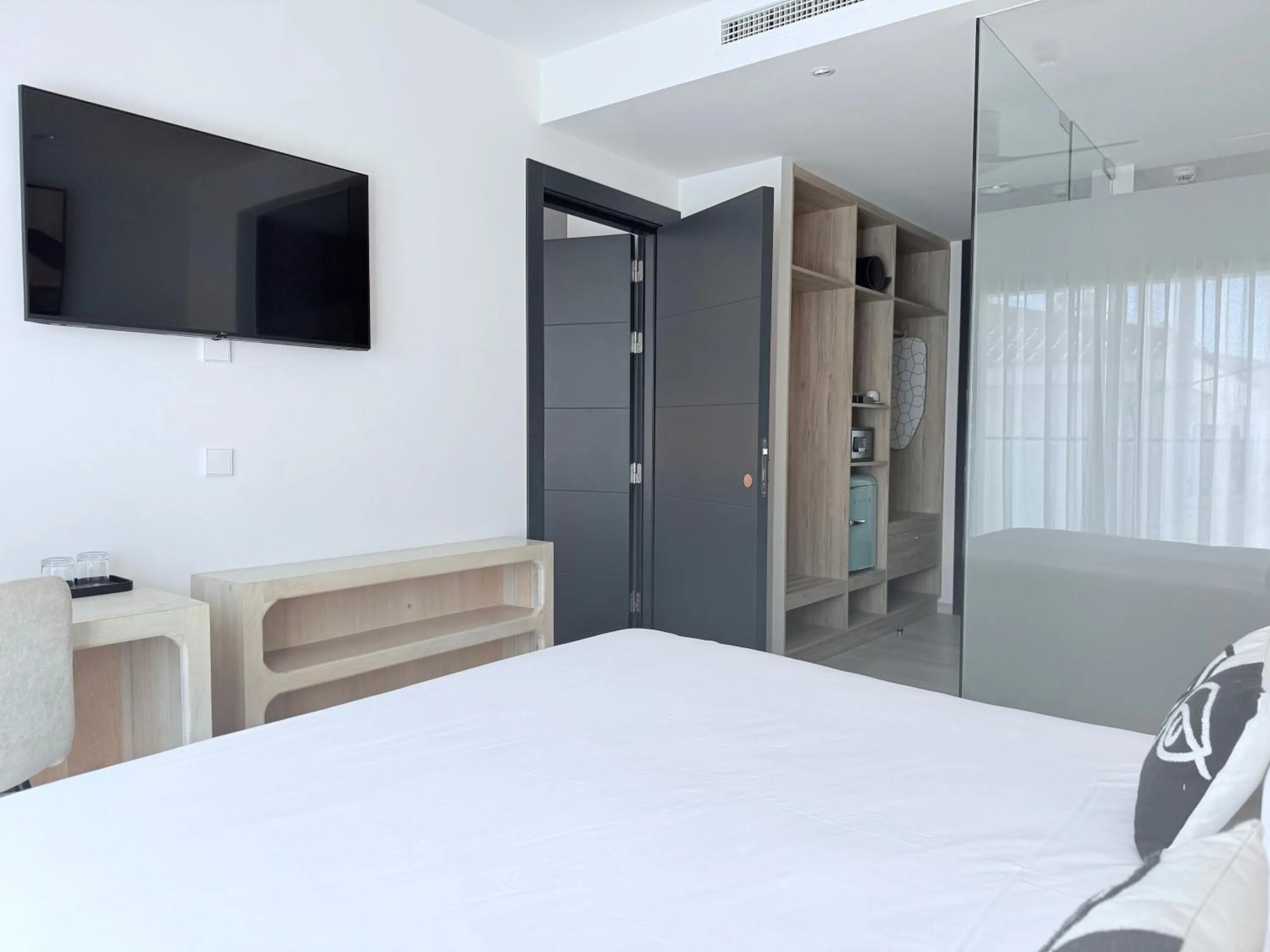 Photo of the whole room, Bed in Hotel Cetina Cabo de Palos Puerto