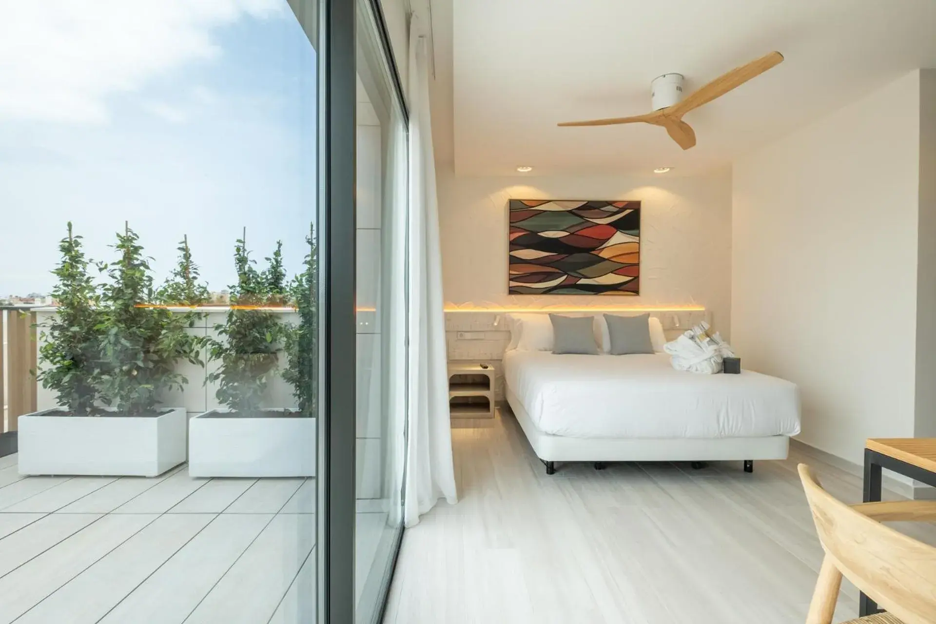 Superior Queen Room with Terrace in Hotel Cetina Cabo de Palos Puerto Superior Queen Room with Terrace in Hotel Cetina Cabo de Palos Puerto