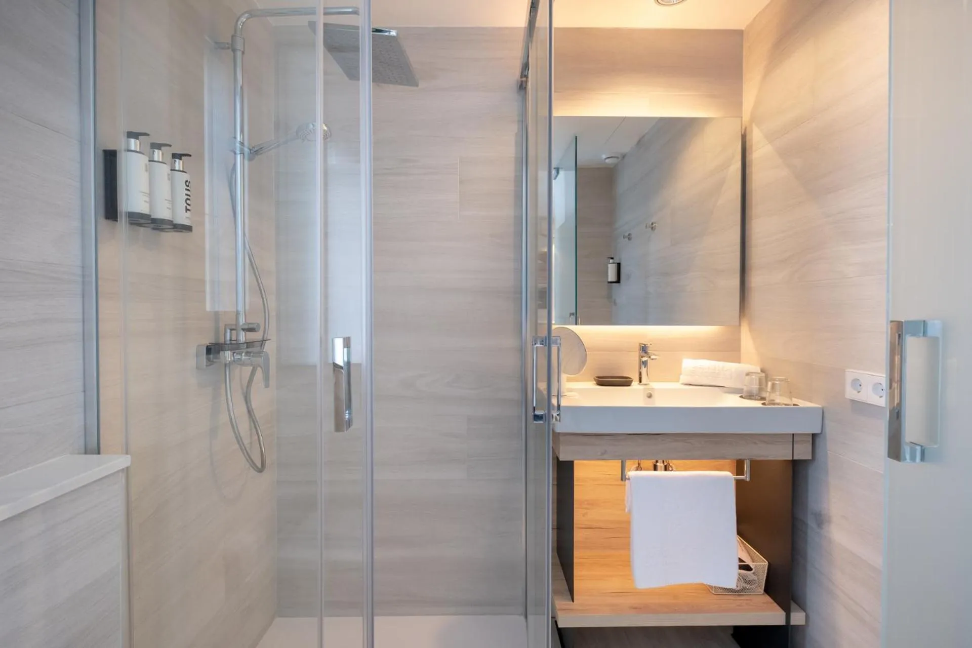 Bathroom in Hotel Cetina Cabo de Palos Puerto