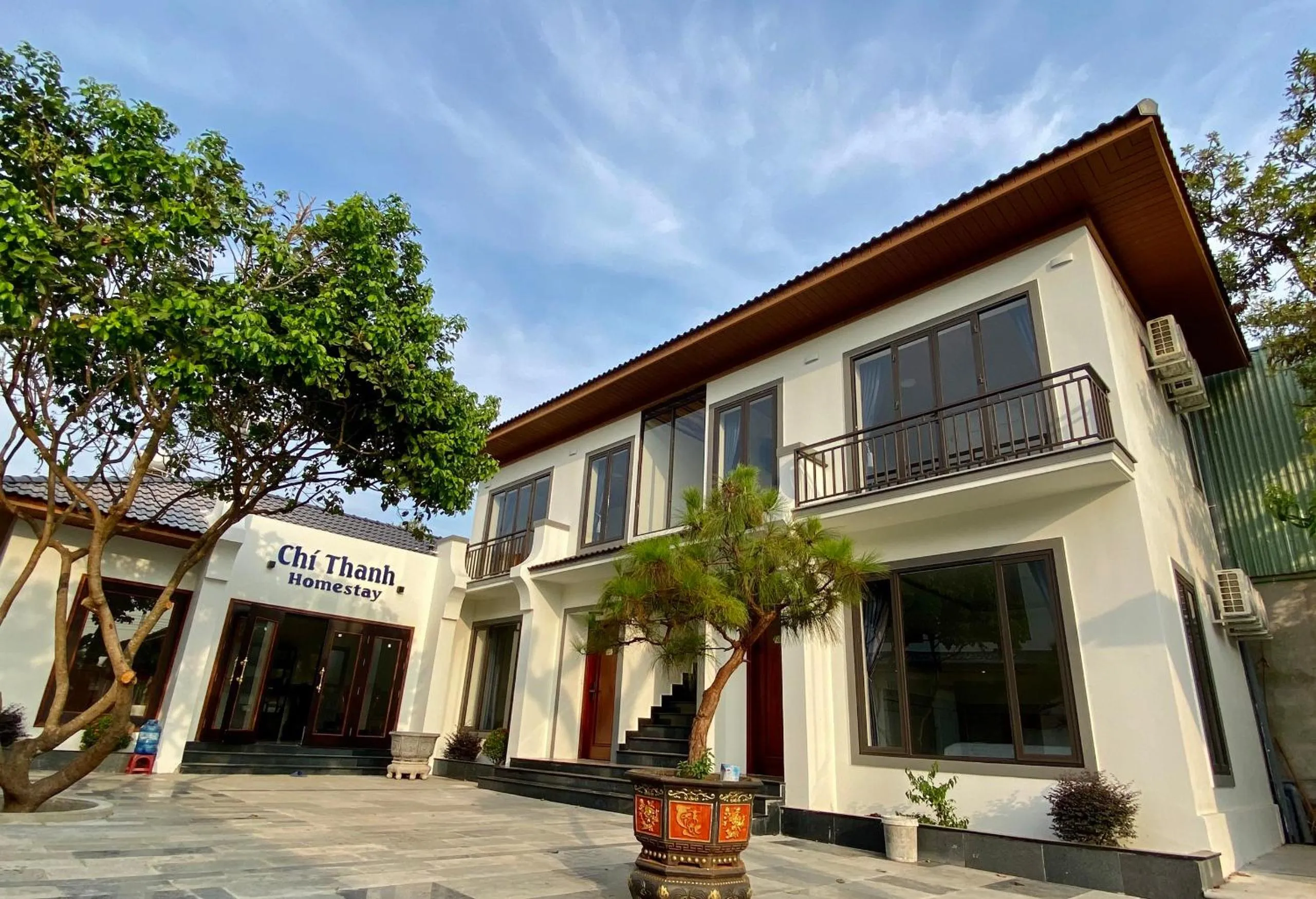 Property building in Chí Thanh Homestay