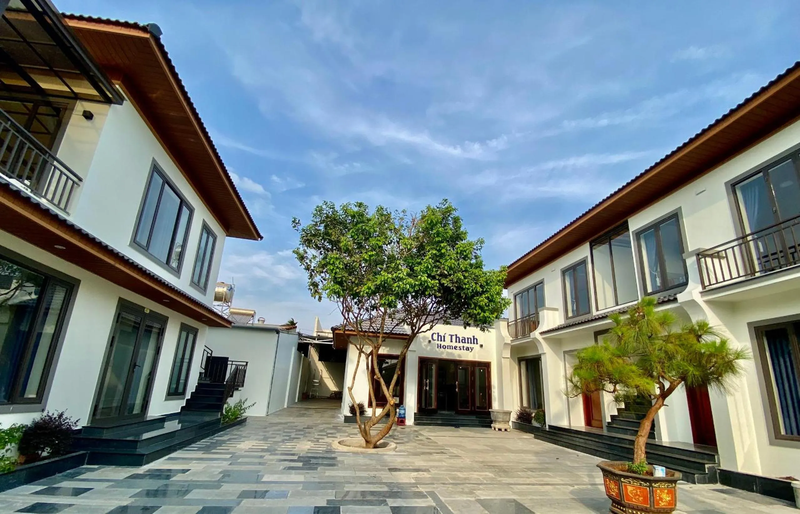 Property building in Chí Thanh Homestay