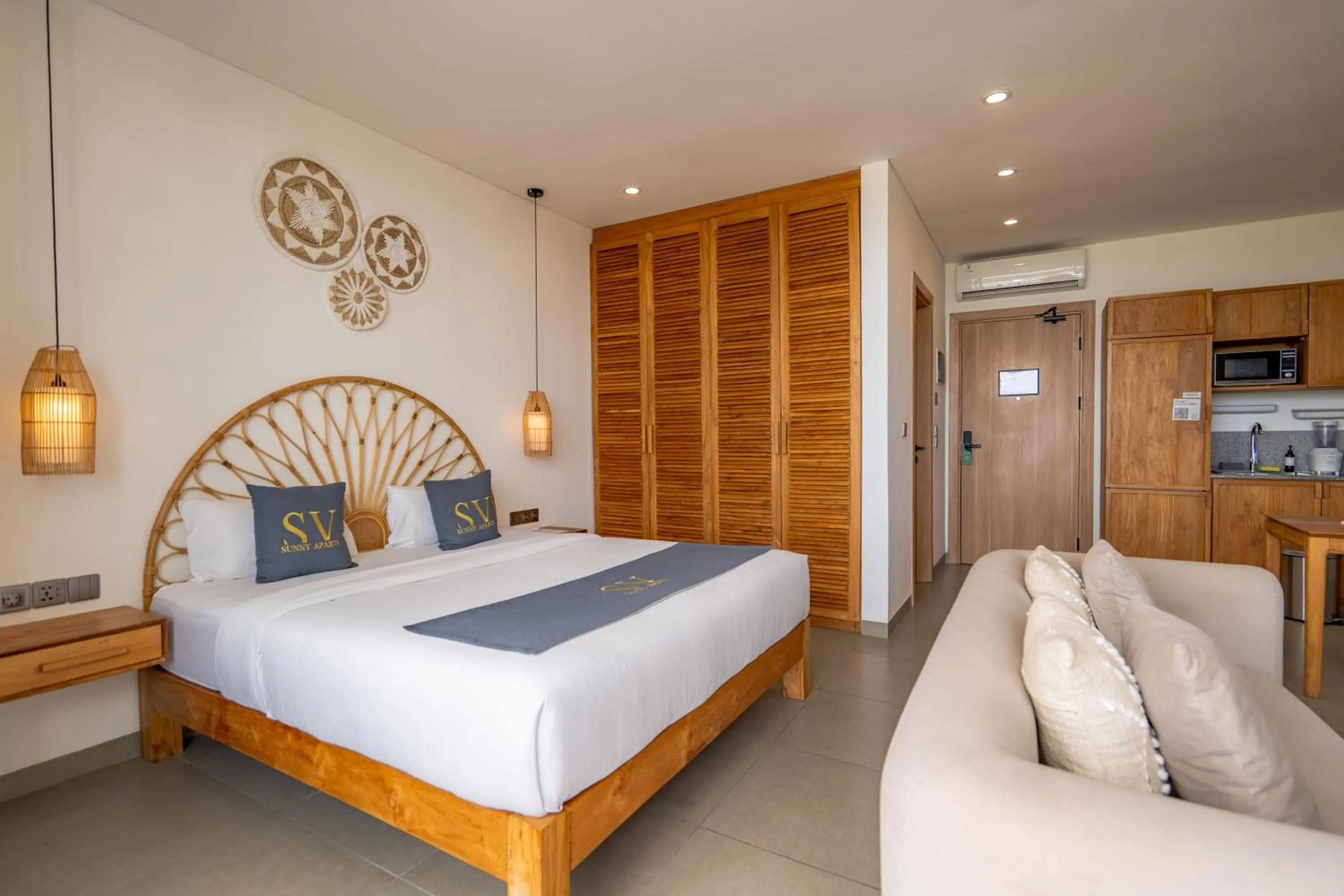 Bedroom, Bed in Sunny Aparts 1 by Betterplace