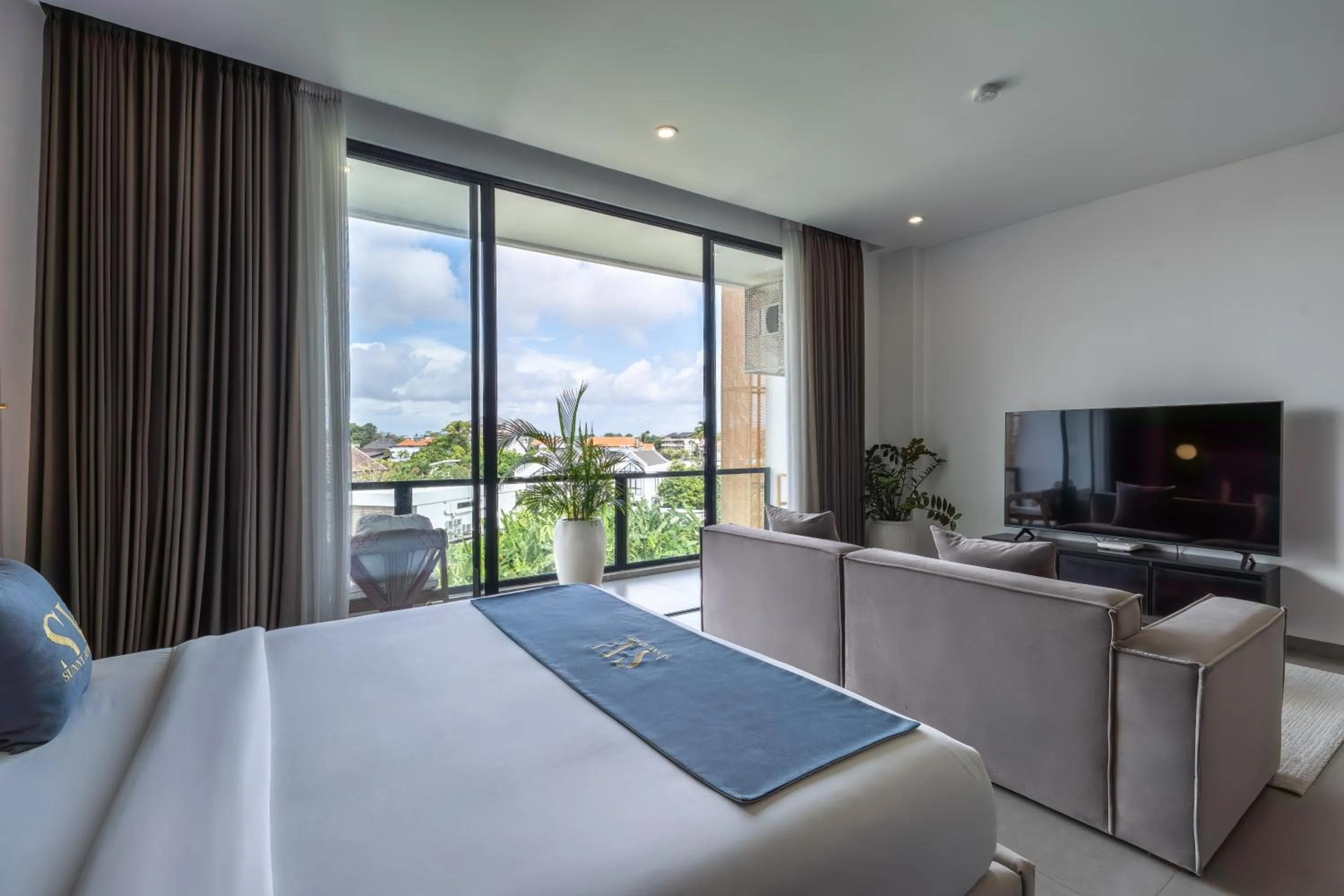 Bedroom, Bed in Sunny Aparts 1 by Betterplace