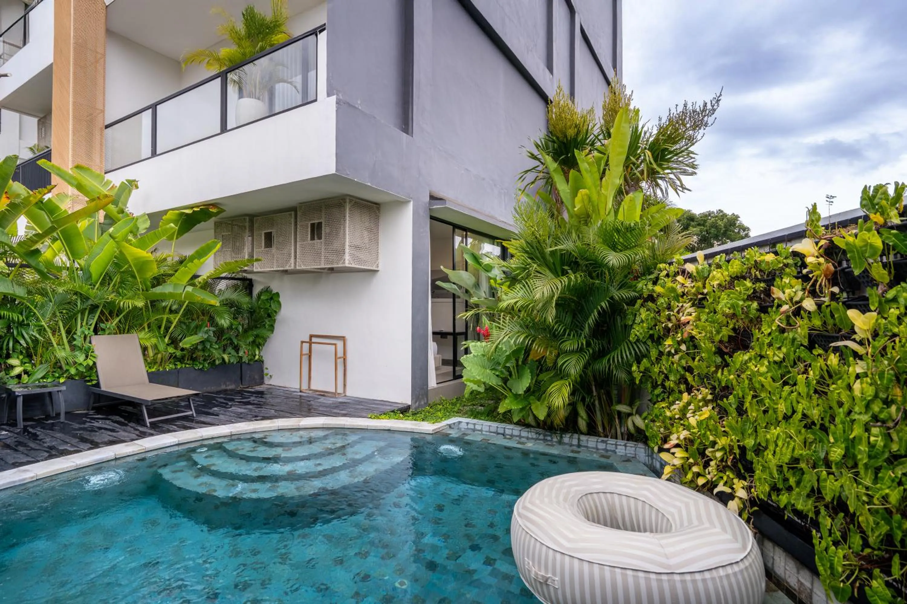 Swimming pool in Sunny Aparts 1 by Betterplace