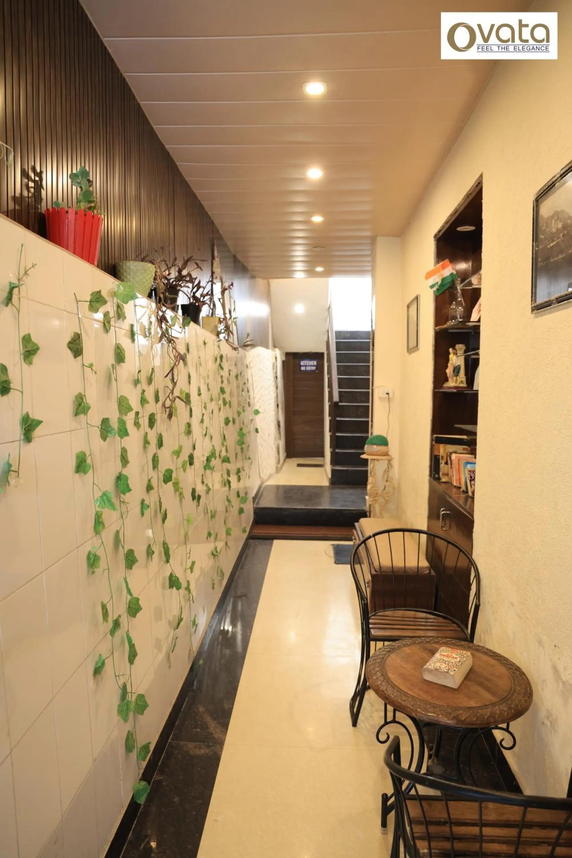 Lobby or reception in Hotel Himshri Mall Road By Ovata