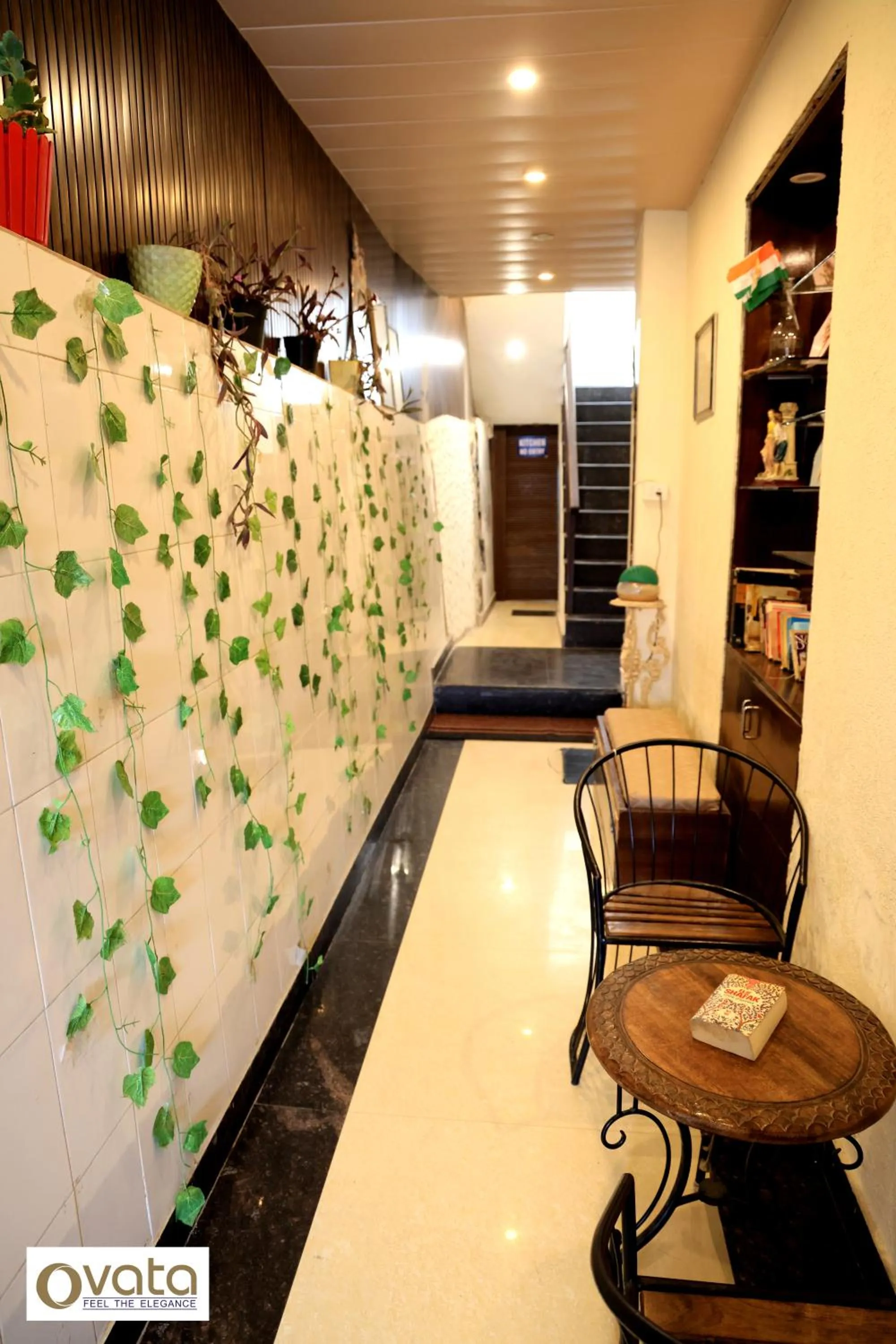 Lobby or reception in Hotel Himshri Mall Road By Ovata