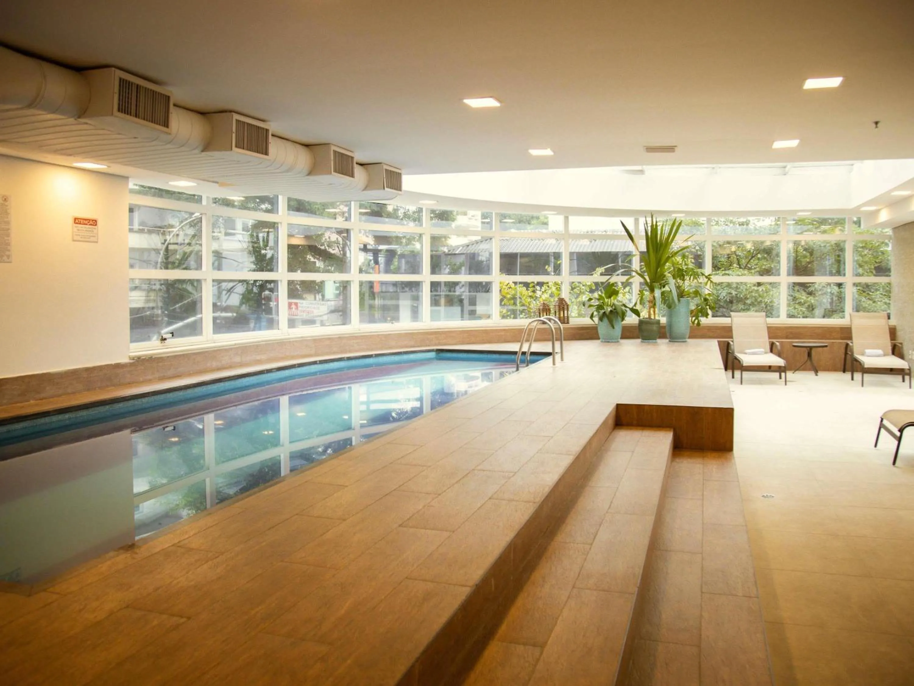 Pool view in Mercure Sao Paulo Jardins