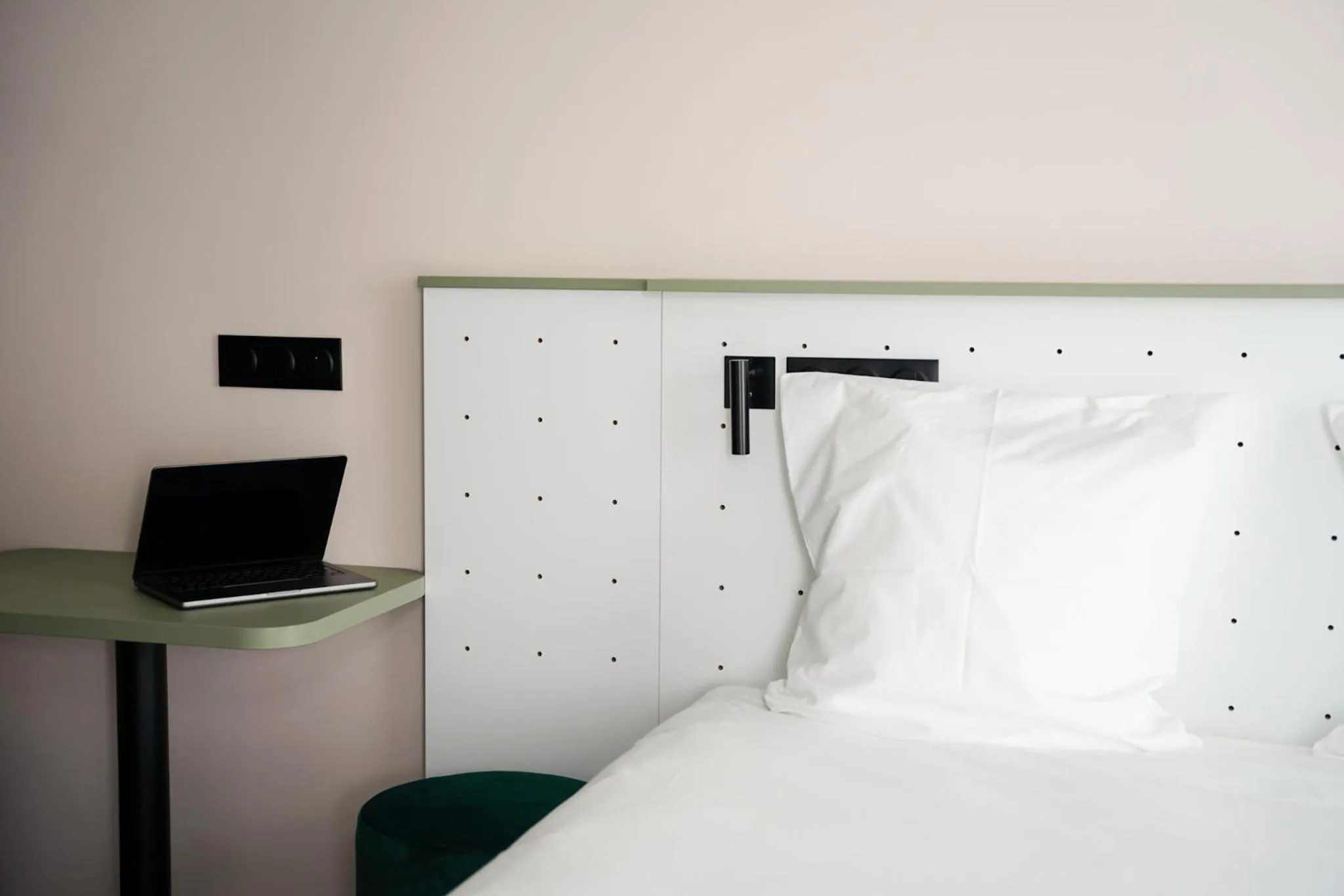 Bed in All Suites Appart Hôtel et Hôtel - Paris 13 - Porte d'Italie