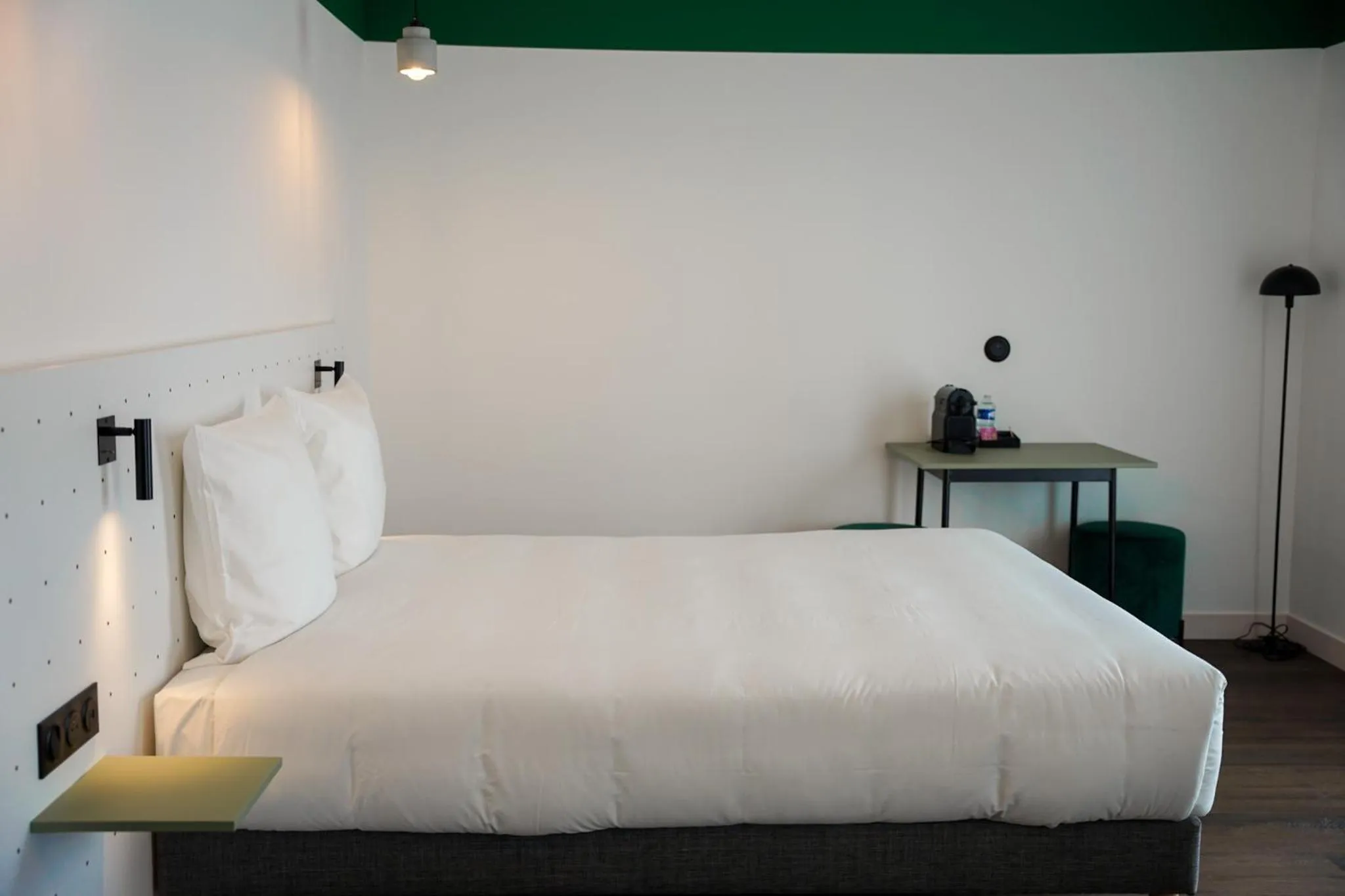 Bed in All Suites Appart Hôtel et Hôtel - Paris 13 - Porte d'Italie