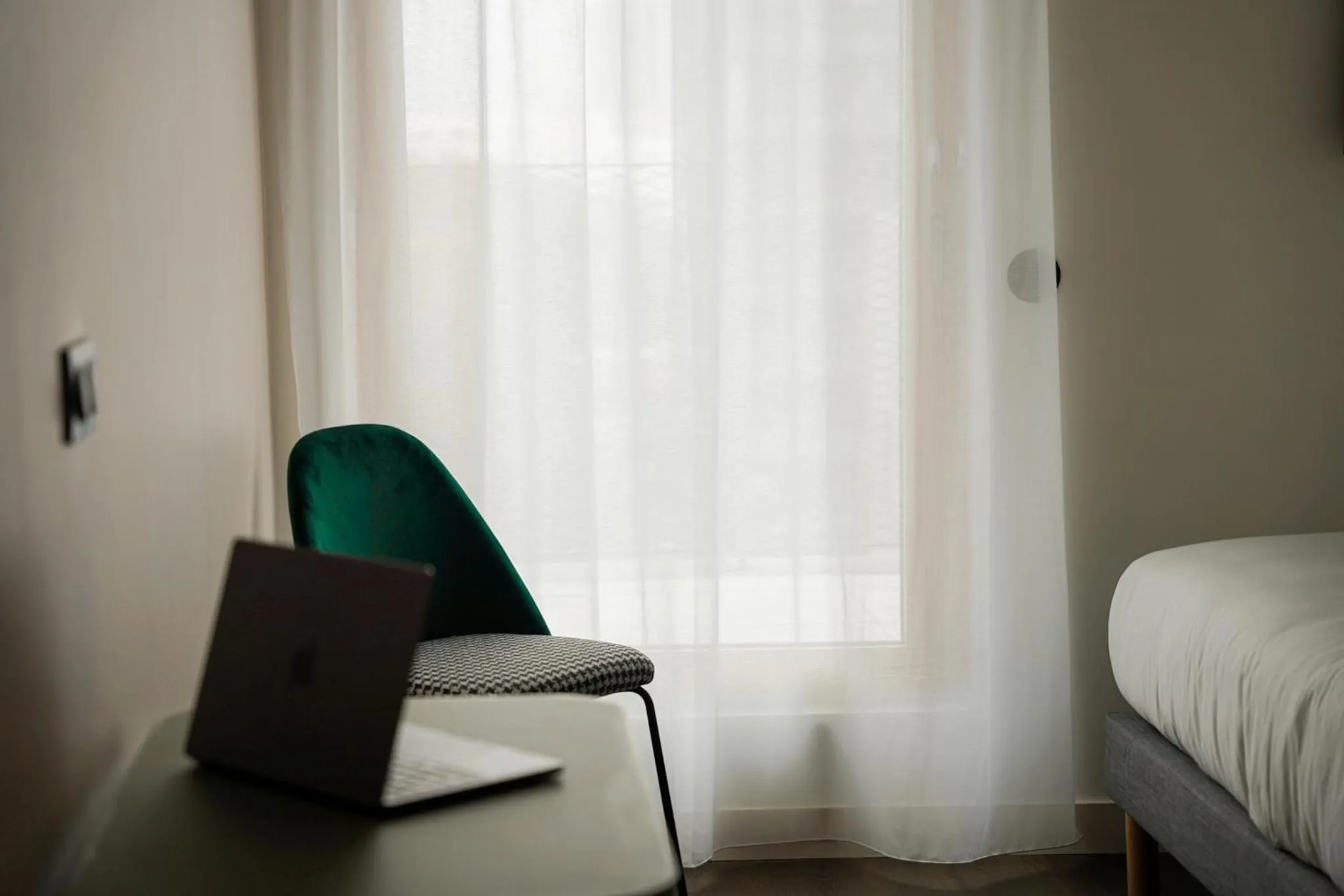 Bedroom, Bed in All Suites Appart Hôtel et Hôtel - Paris 13 - Porte d'Italie