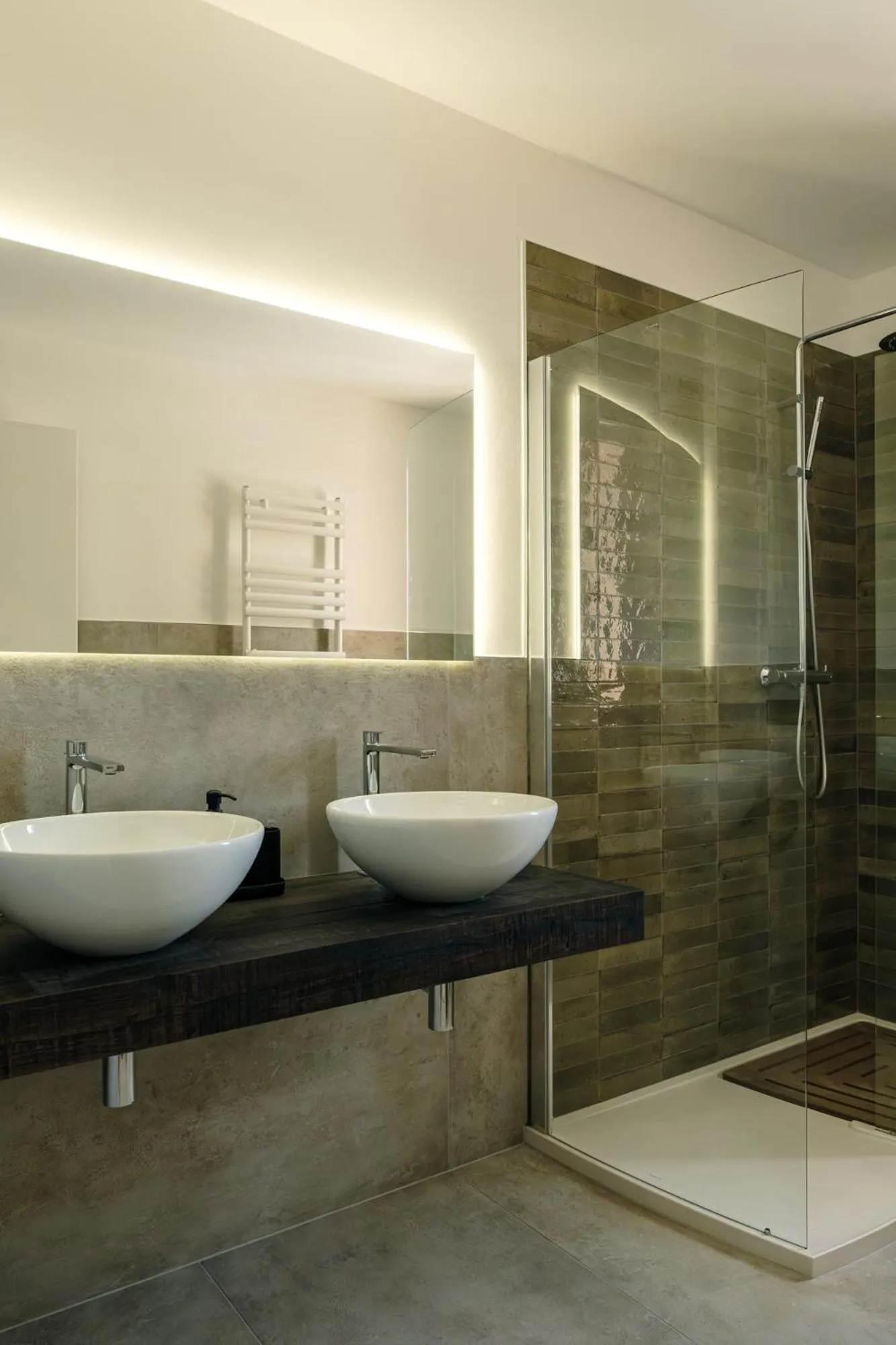 Bathroom in Camoma Aparthotel - Suites Apartments