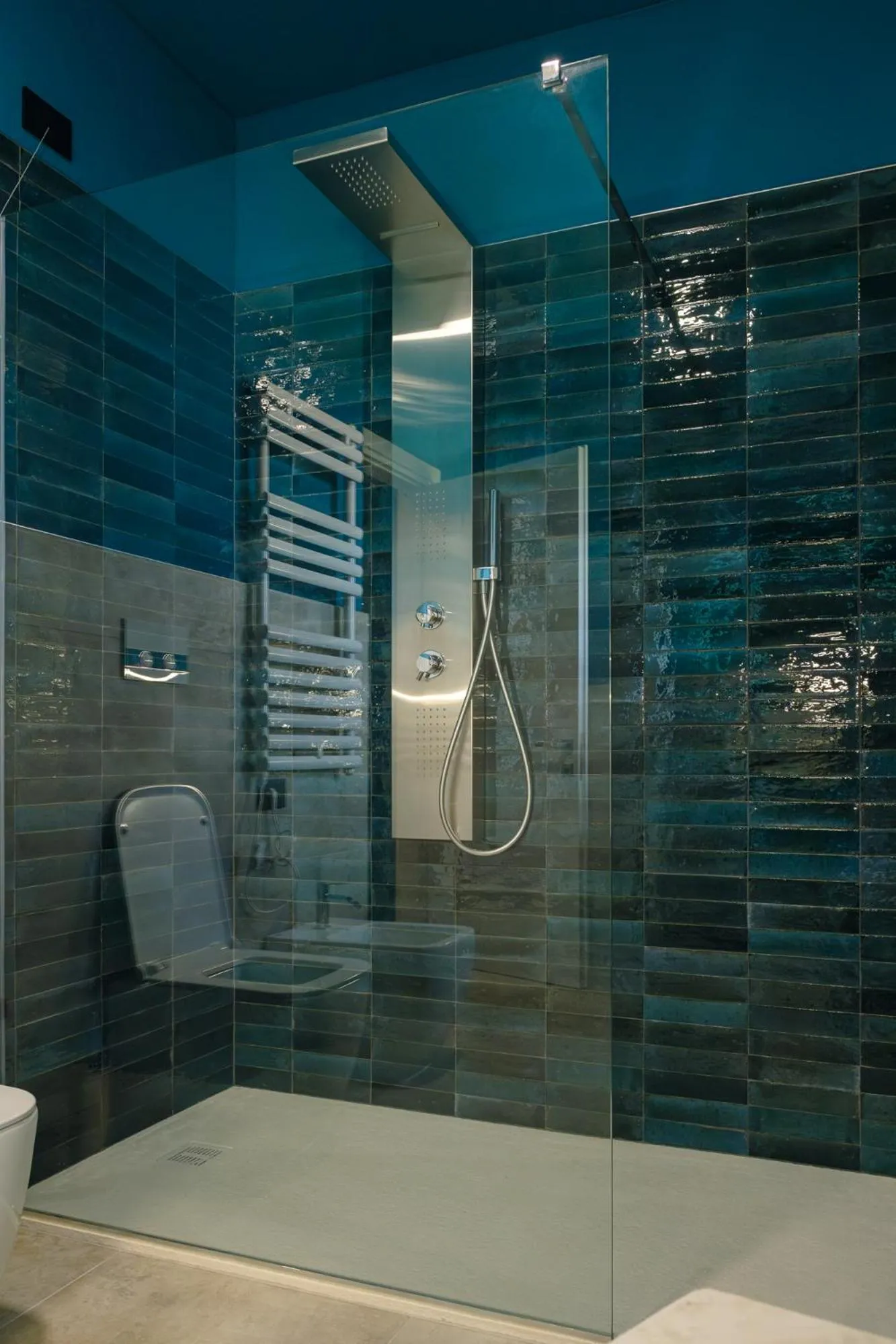 Shower in Camoma Aparthotel - Suites Apartments