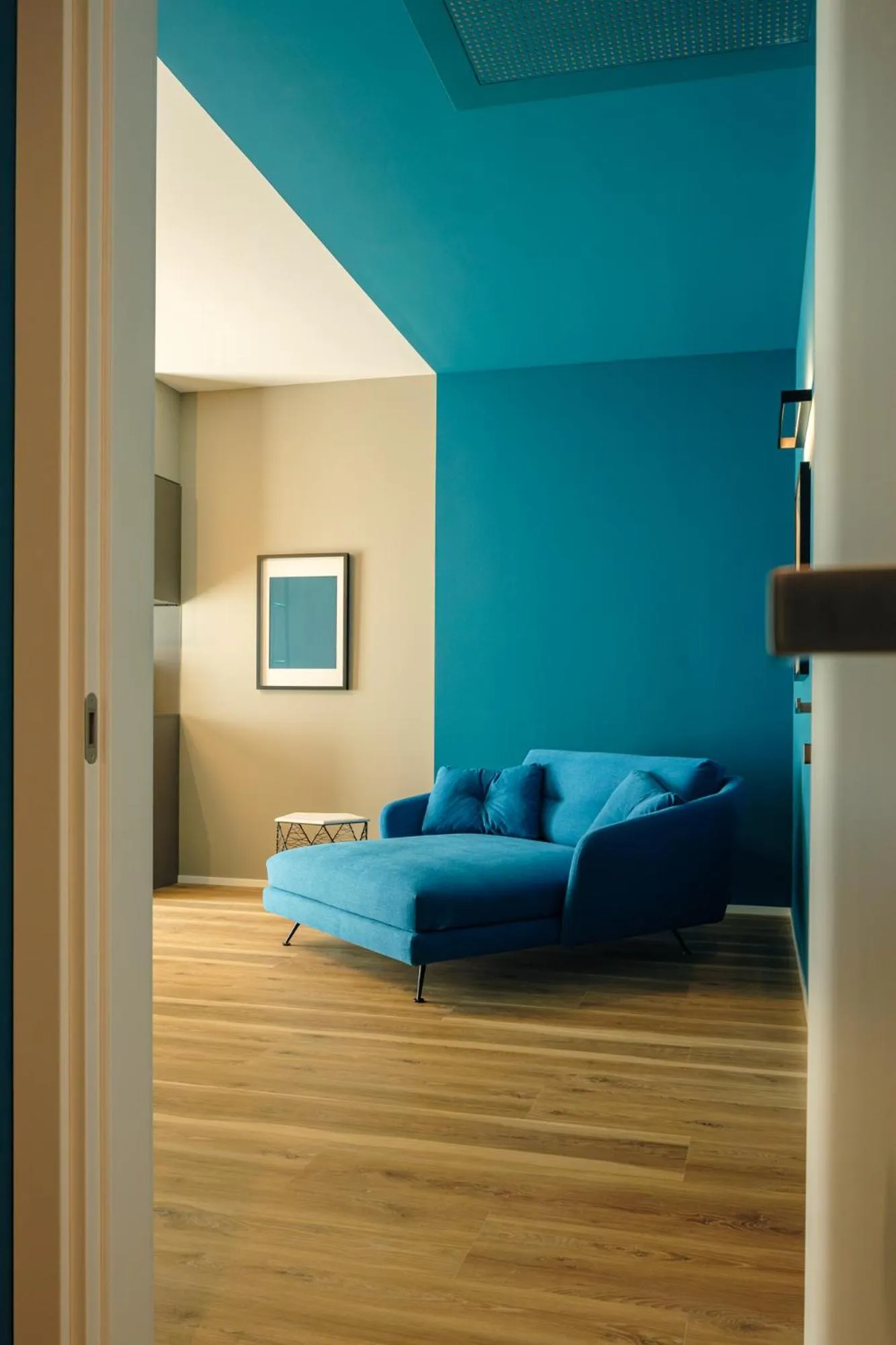 Living room, Bed in Camoma Aparthotel - Suites Apartments