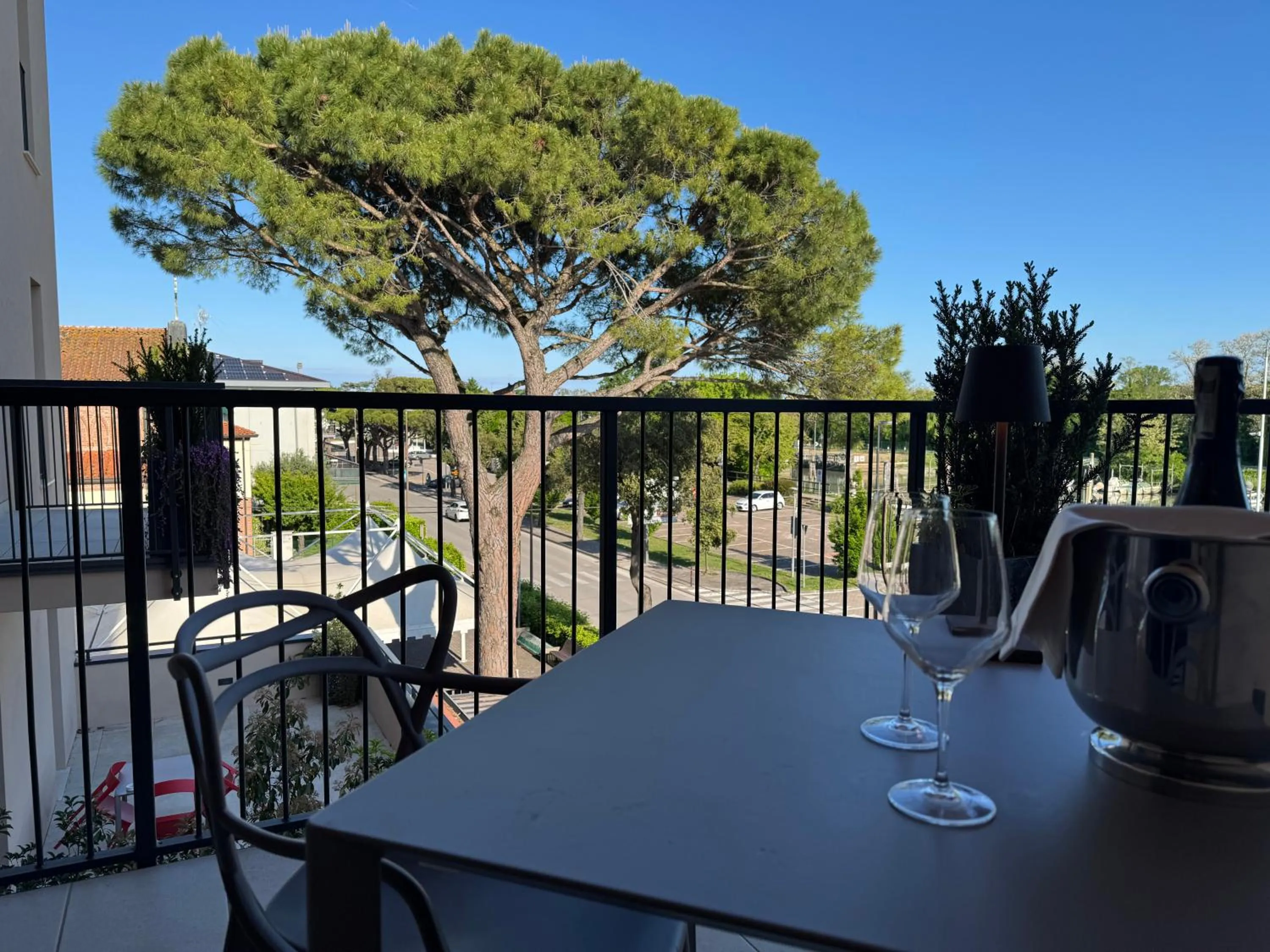 City view in Camoma Aparthotel - Suites Apartments