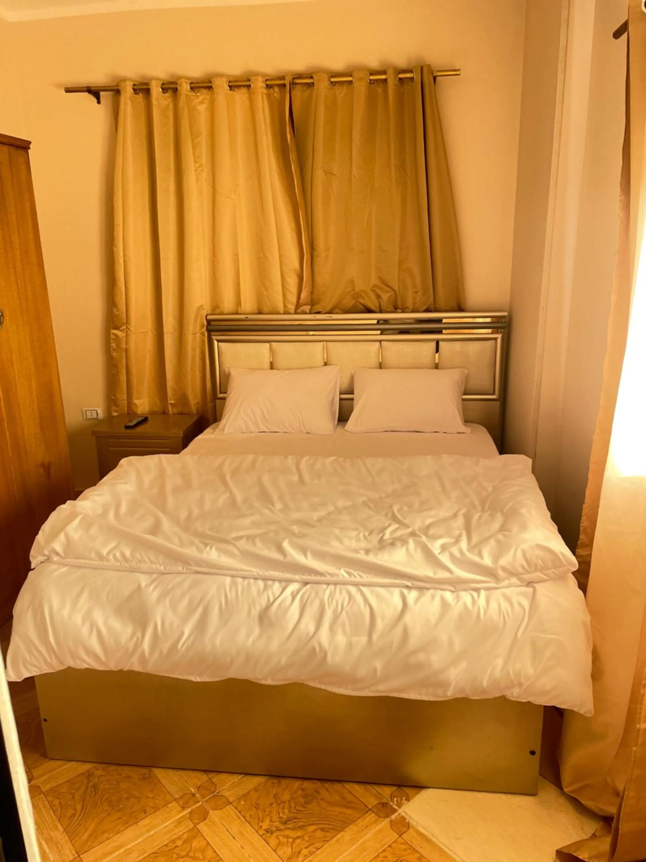 Bedroom in Sami pyramids Inn