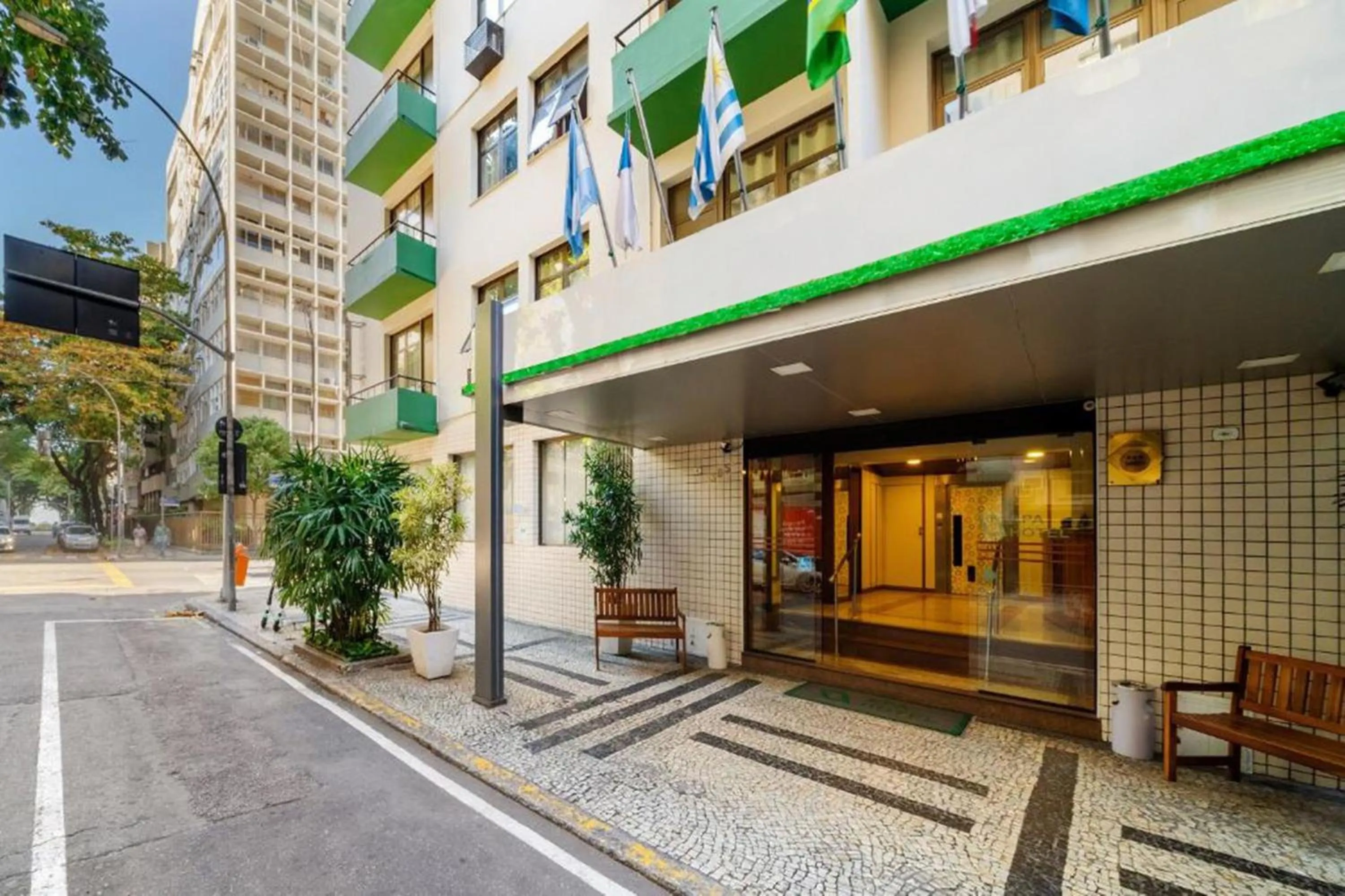 Property building in Infinity Copacabana