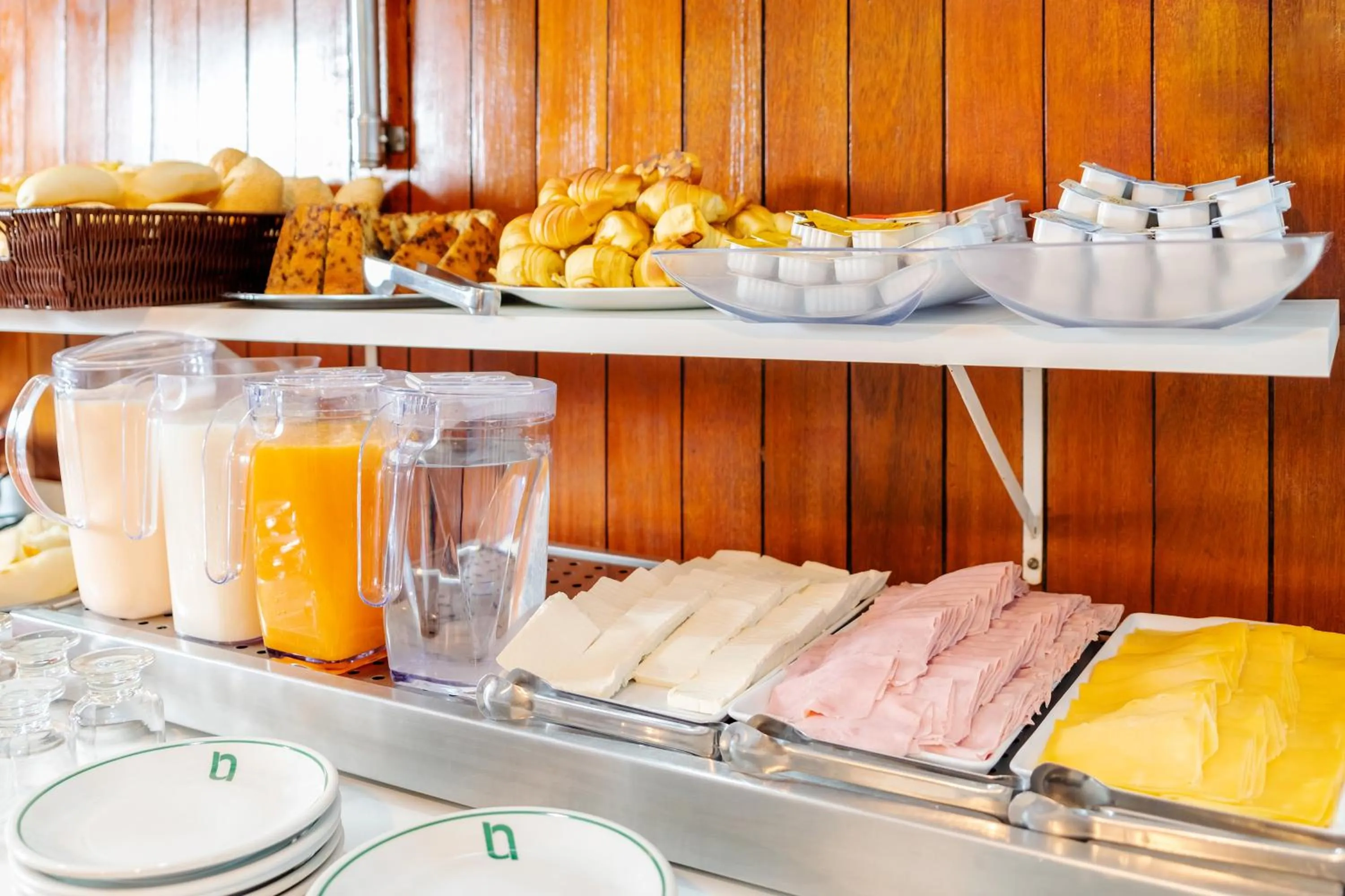 Buffet breakfast in Infinity Copacabana