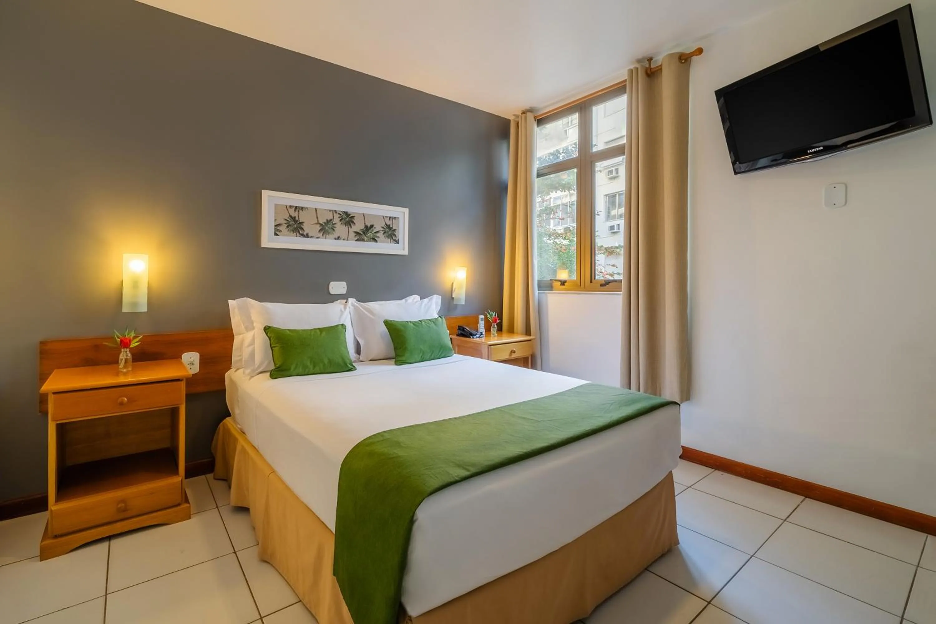 Photo of the whole room, Bed in Infinity Copacabana