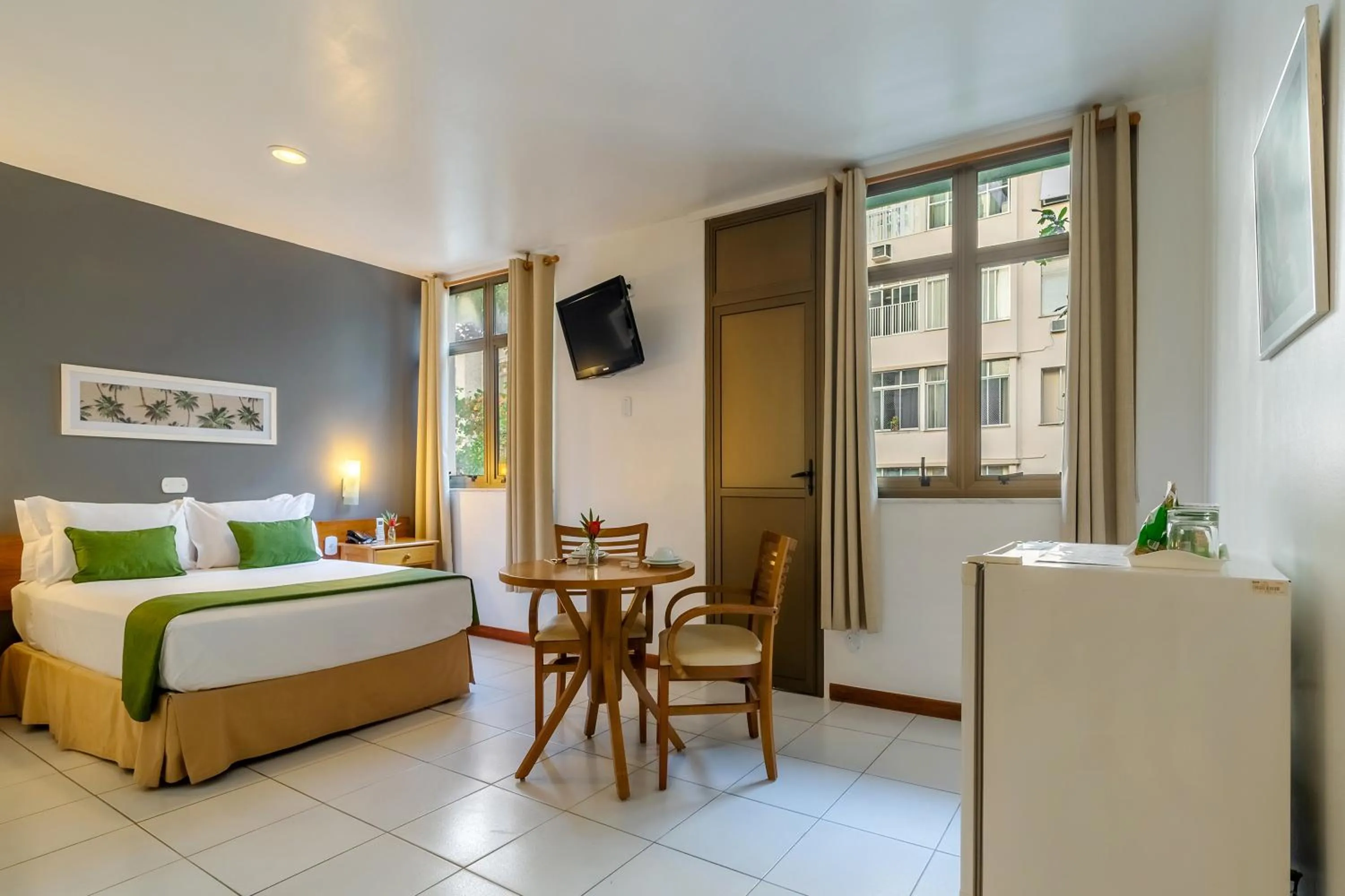 Photo of the whole room, Bed in Infinity Copacabana