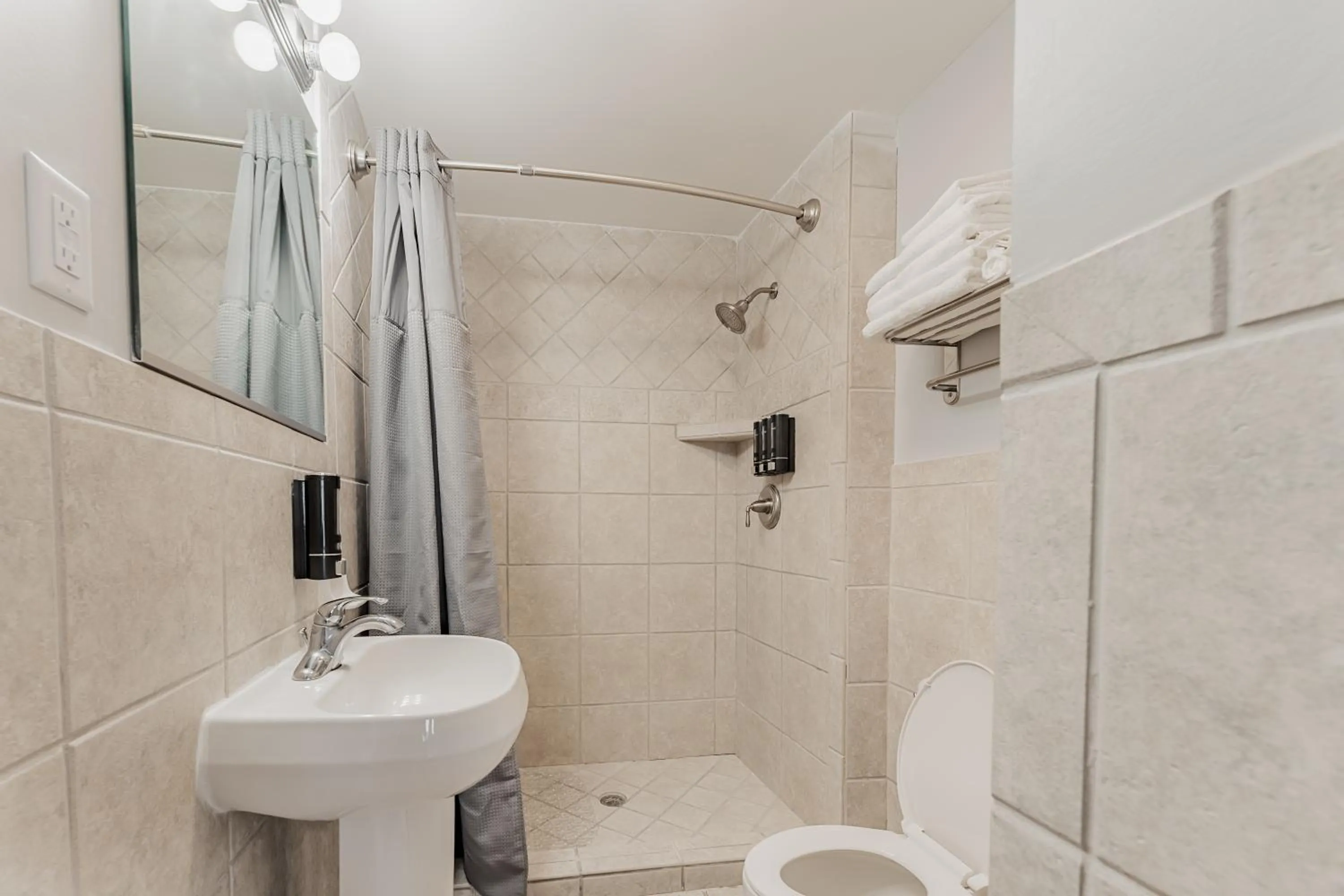 Mia's Boutique Hotel