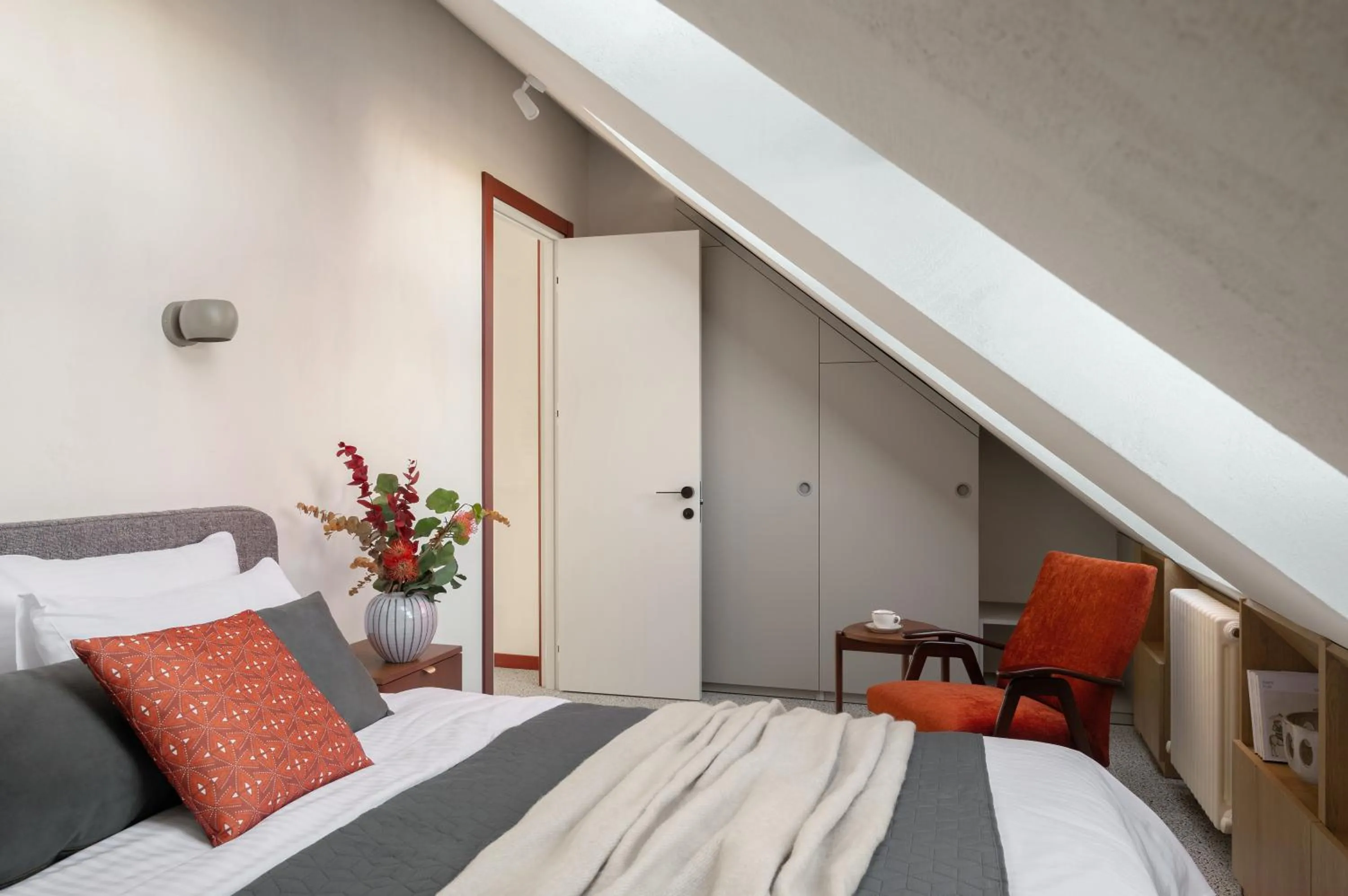 Property building, Bed in Apart-In Georgia