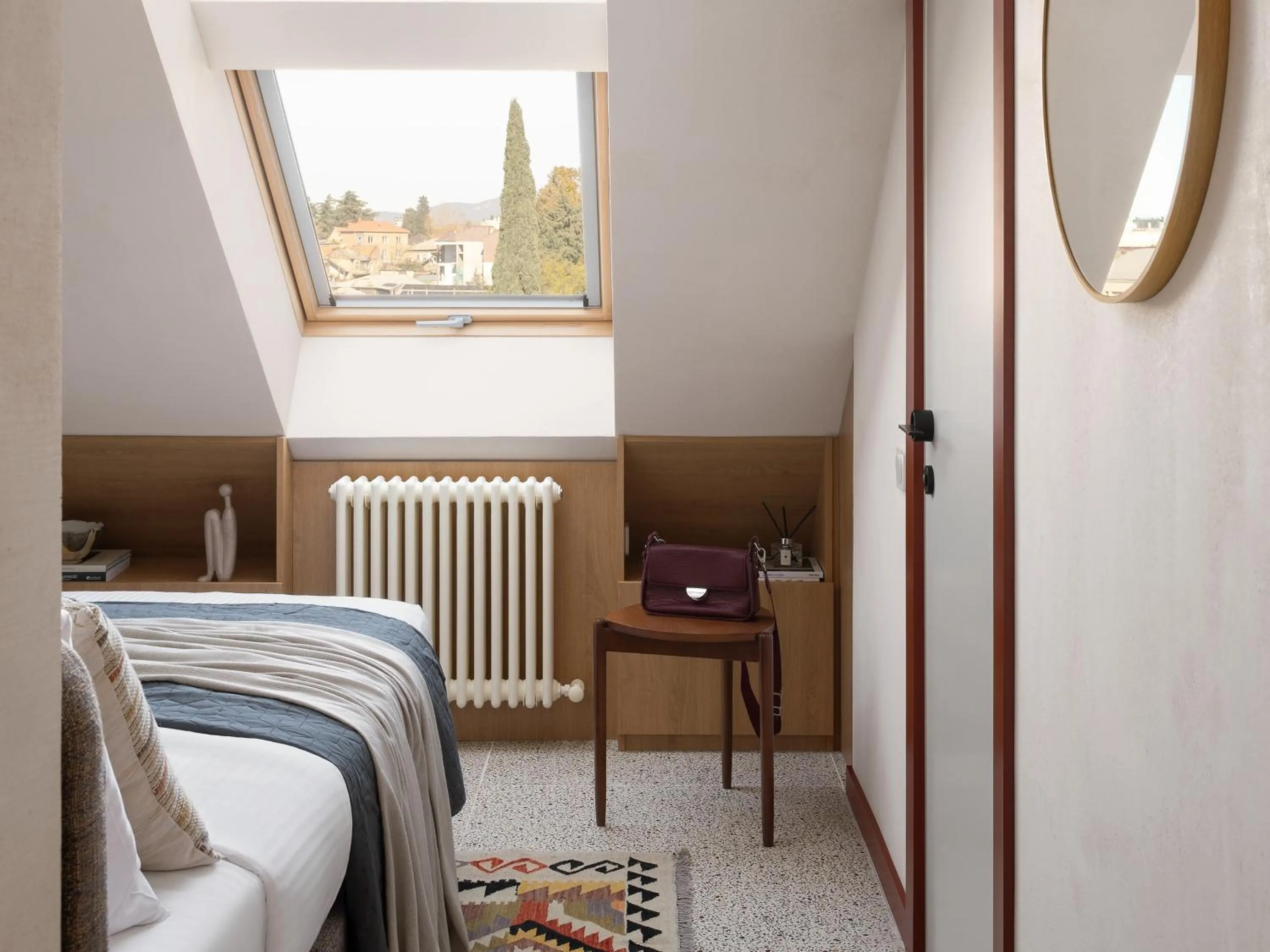 Bed in Apart-In Georgia