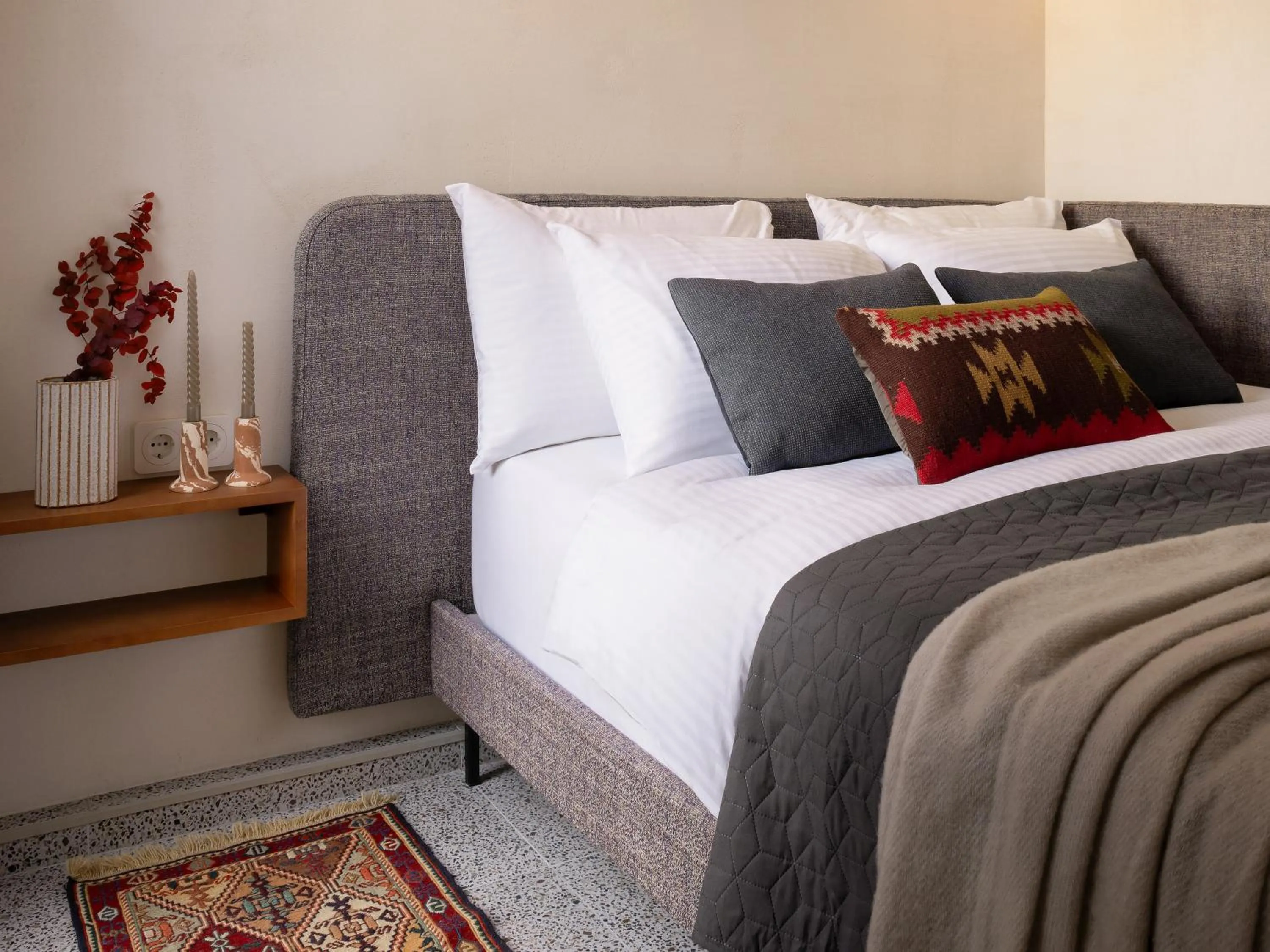 Bed in Apart-In Georgia