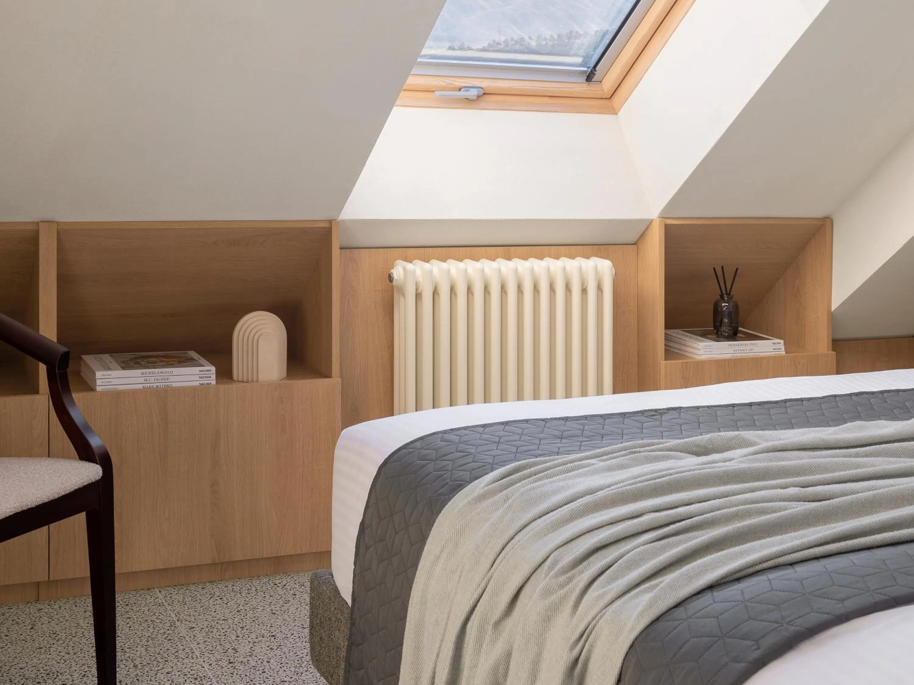 Bed in Apart-In Georgia